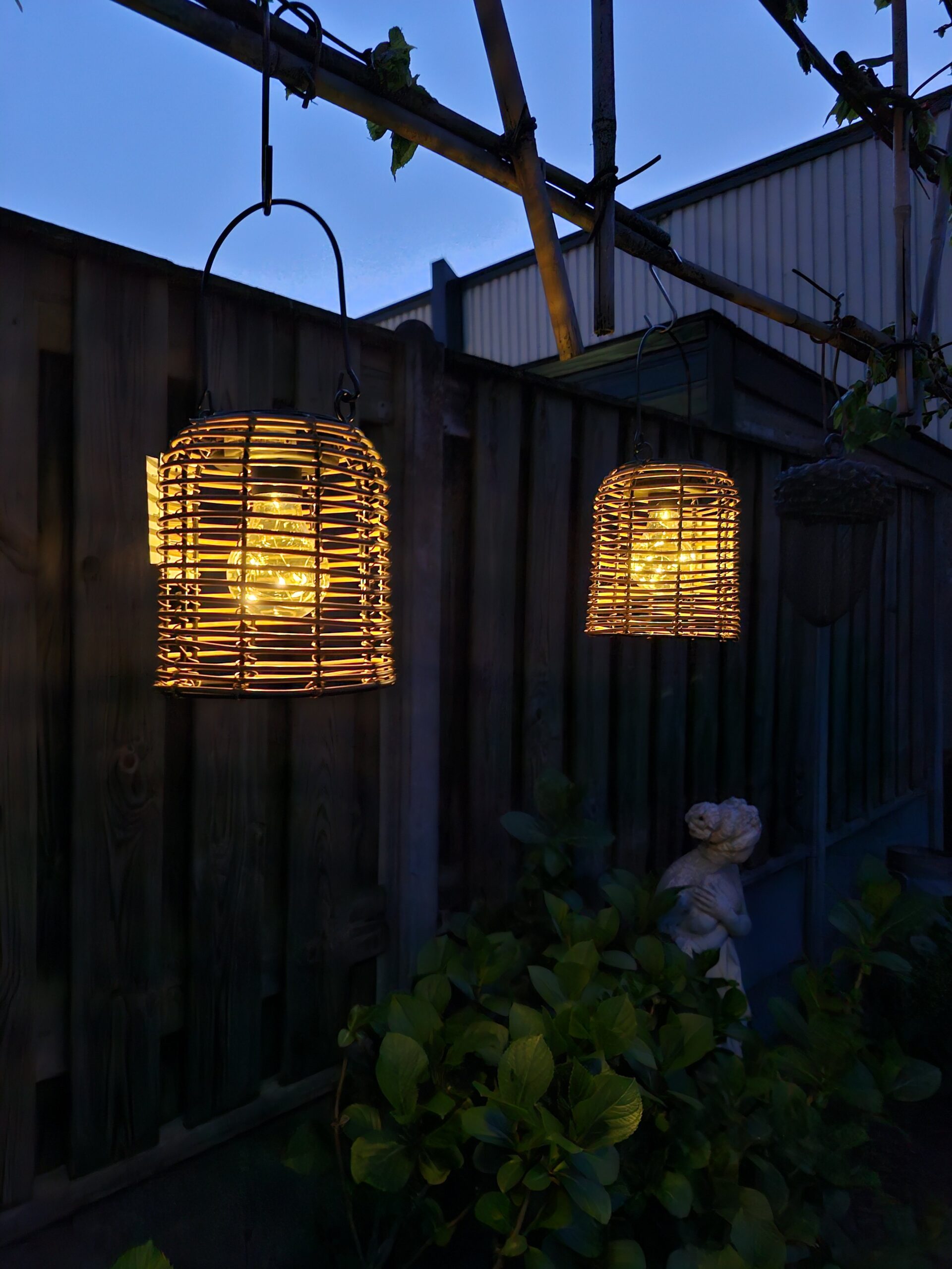Hanglamp solar LED Dara L
