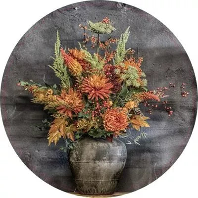 Muurcirkel. Kruik met bos bloemen.