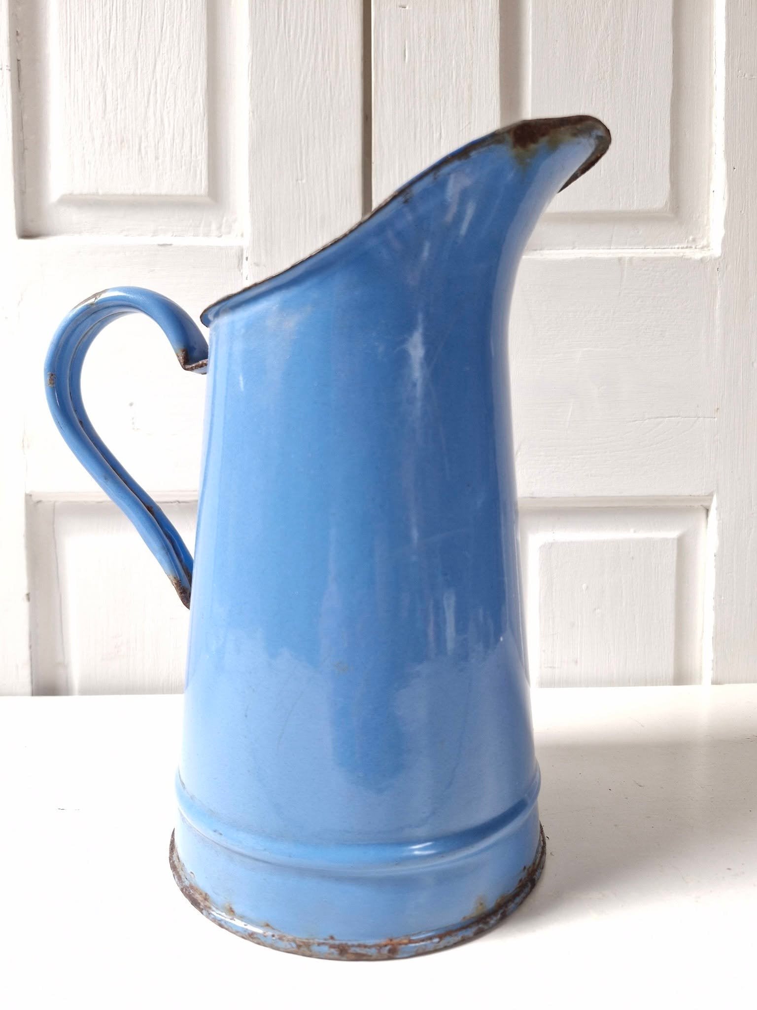 Blauw emaille kan