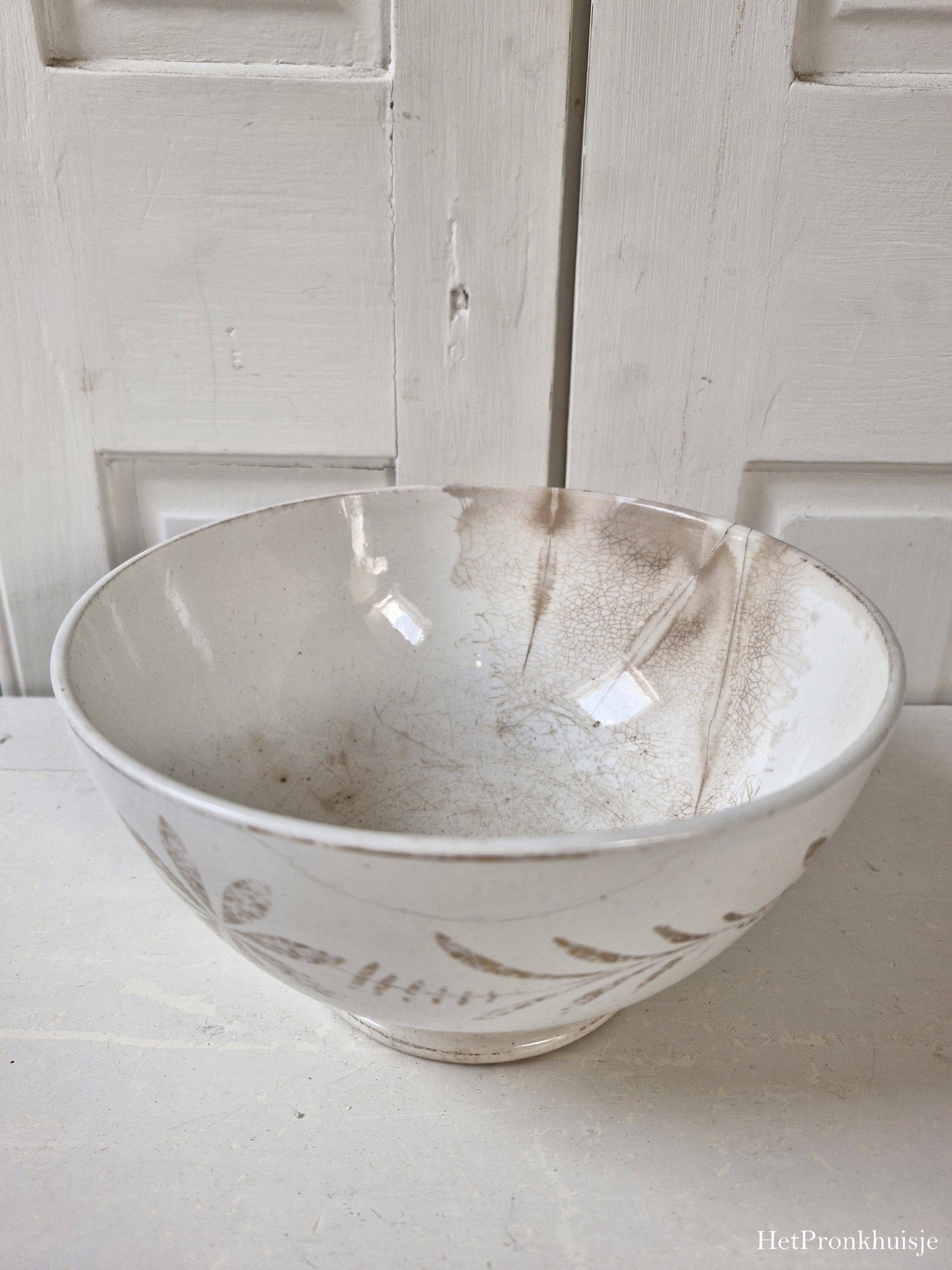 Brocante kom met gouden versiering