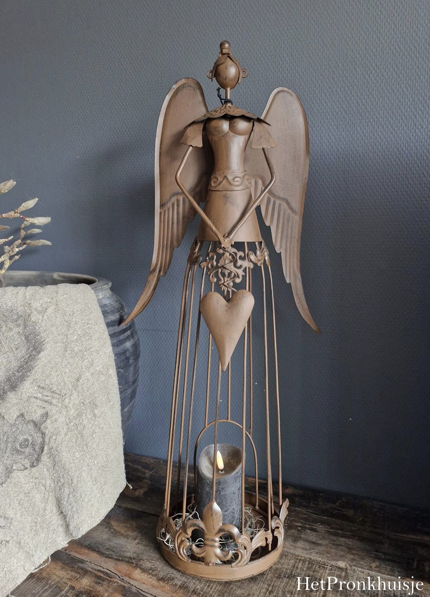 Bruin metalen engel
