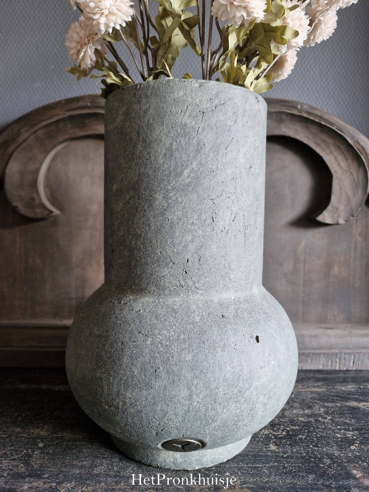Brynxz vase. Majestic Vintage