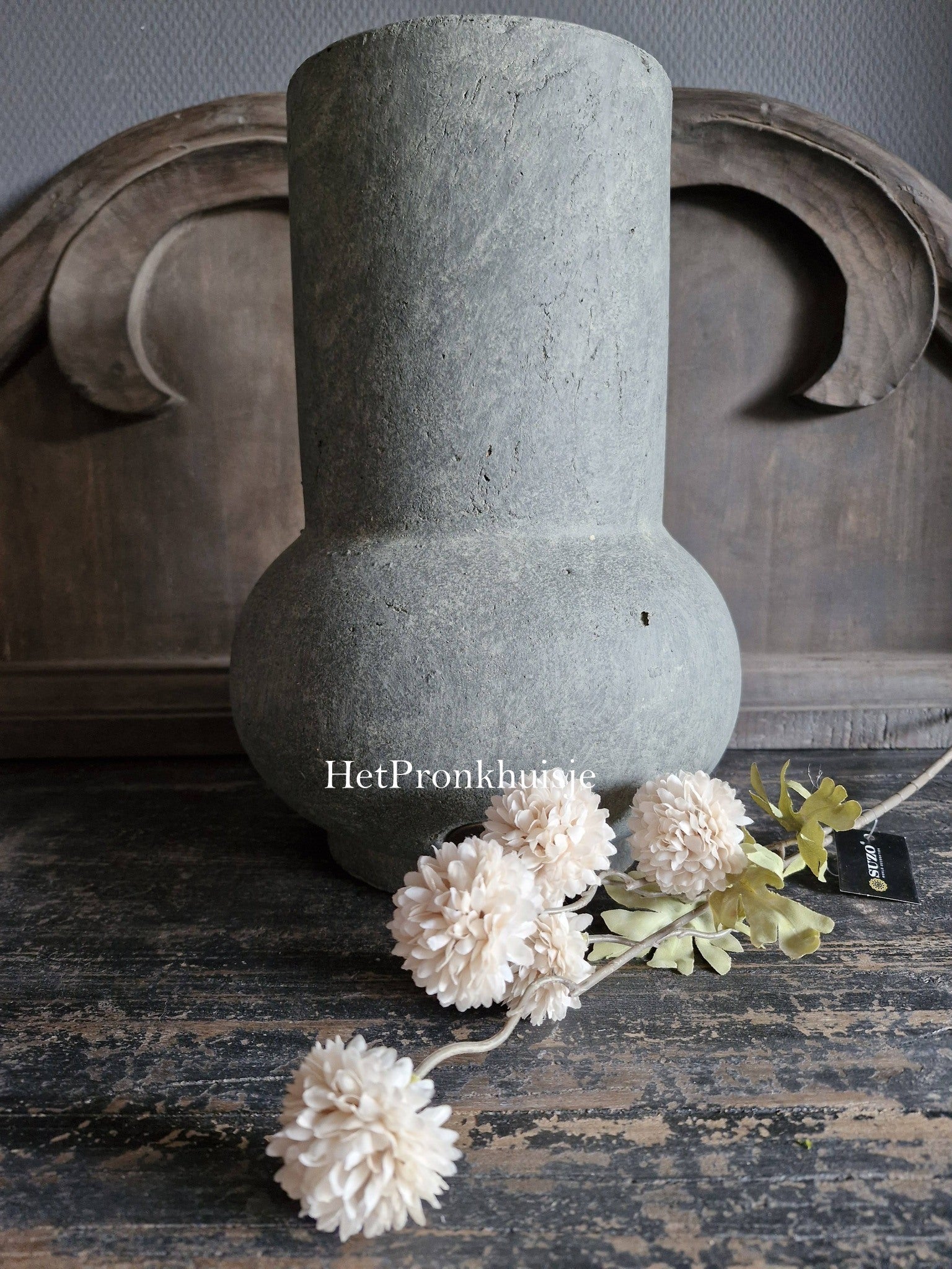 Brynxz vase. Majestic Vintage