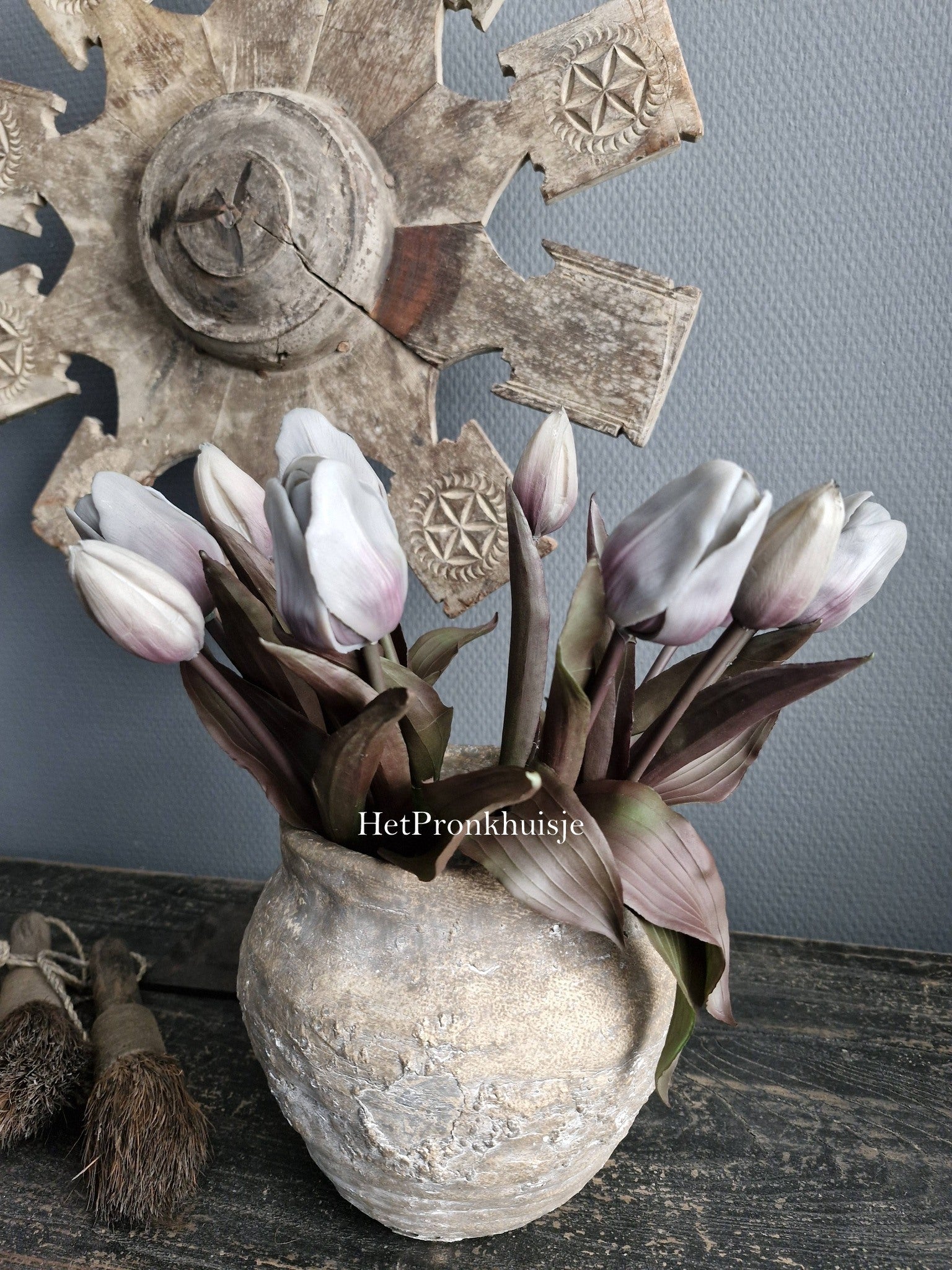Countryfield. Tulpen boeket. Paars grijs