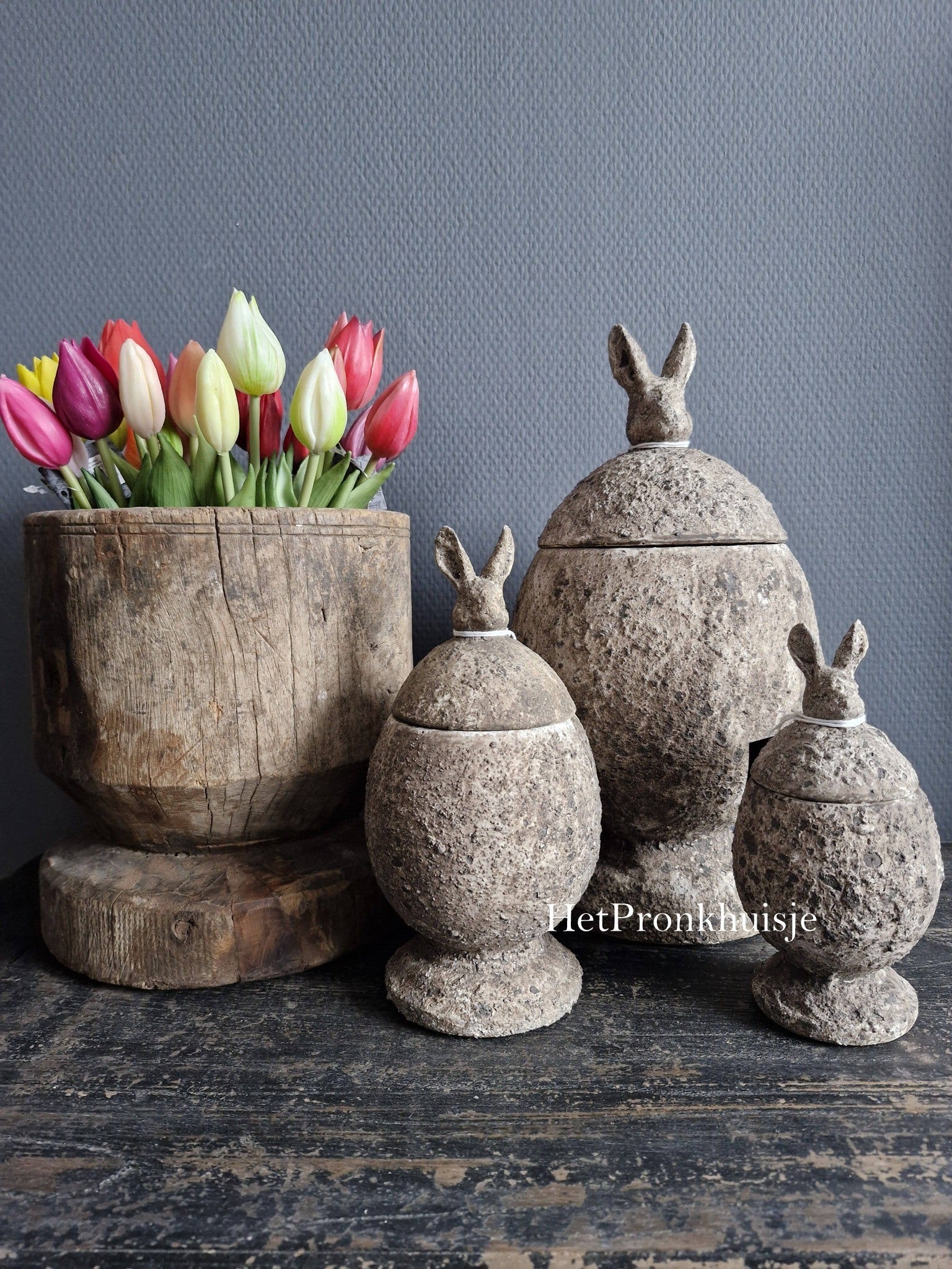 Decoratieve pot met haas