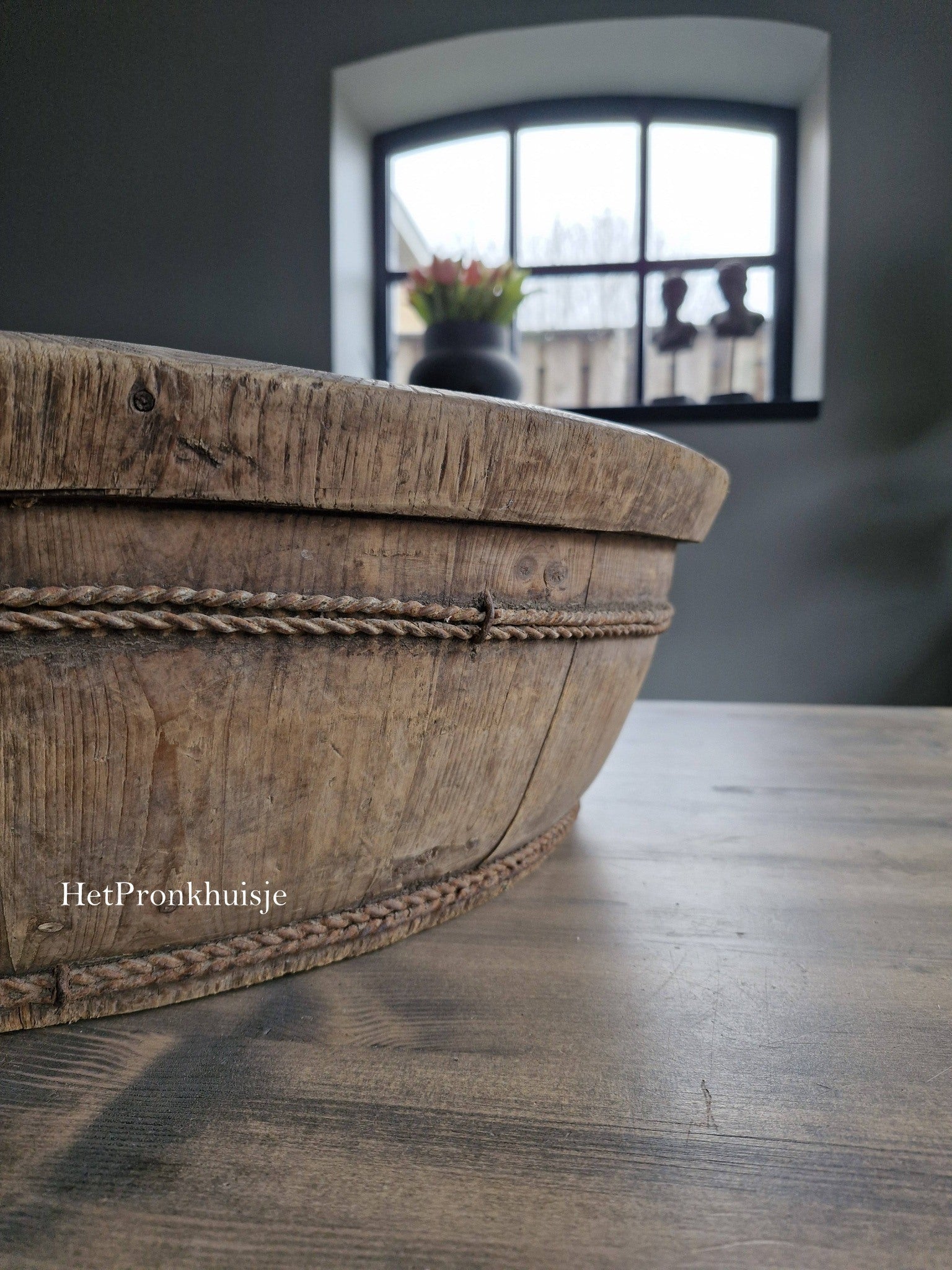 Grote houten olijfbak