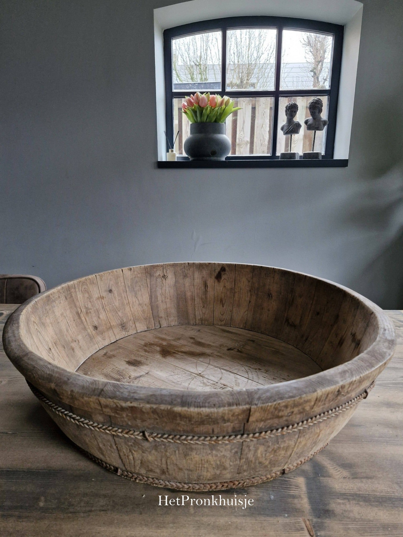 Grote houten olijfbak