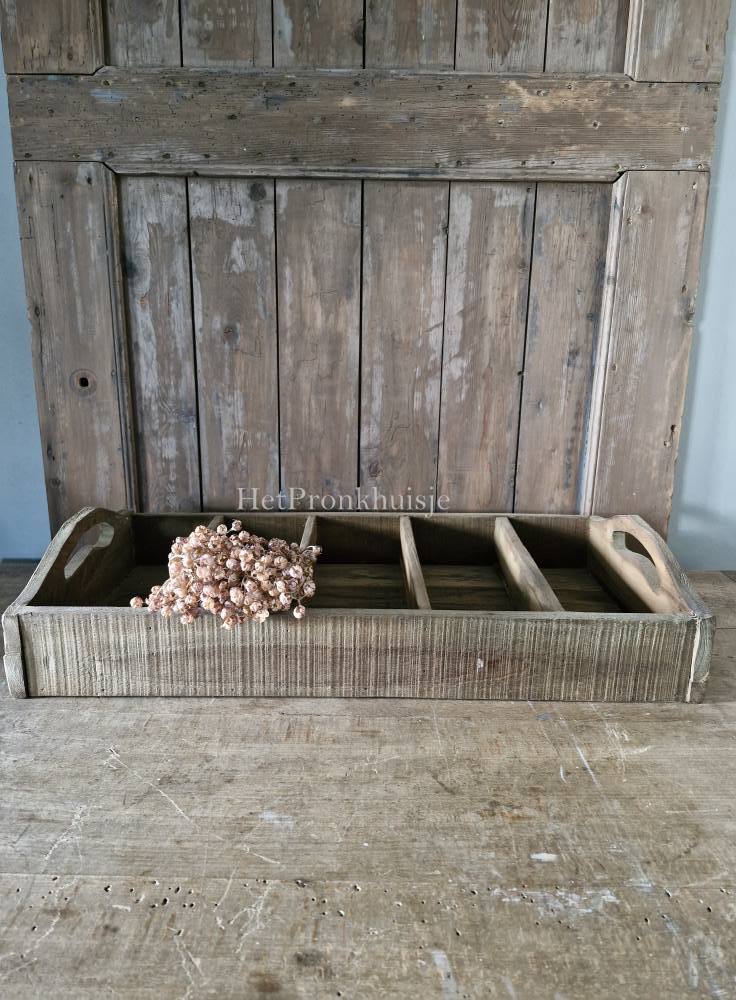 Houten bak met greepjes