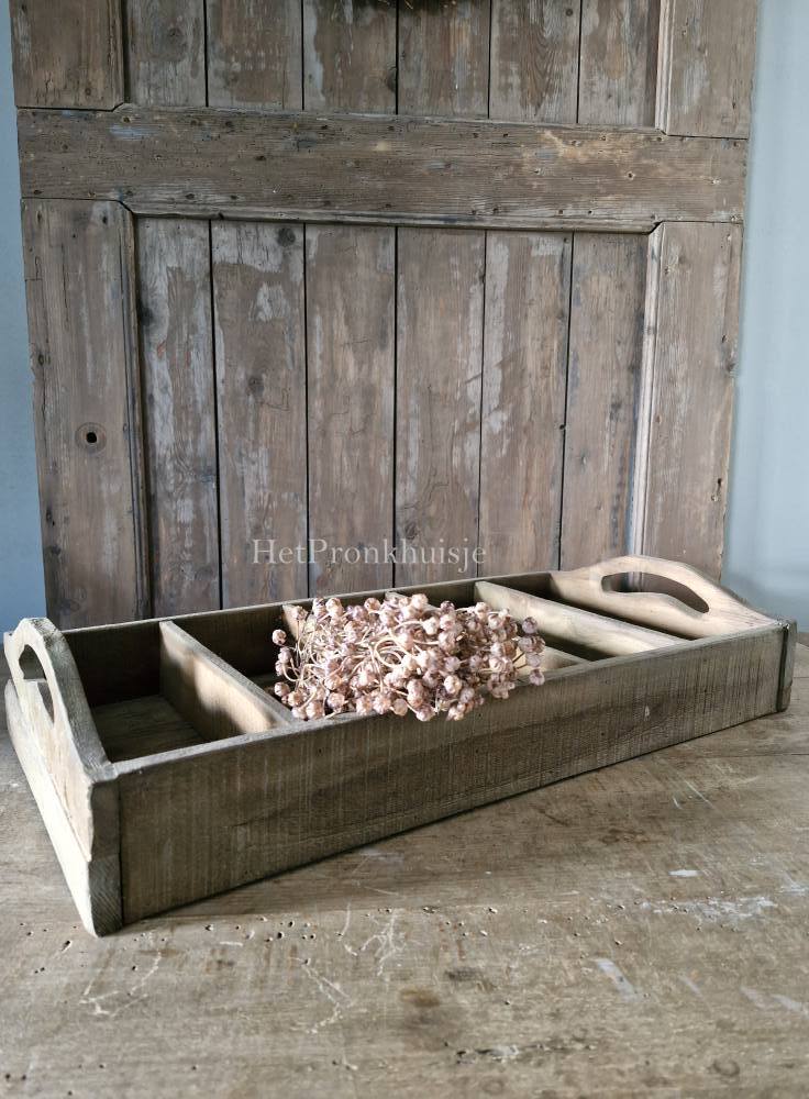 Houten bak met greepjes