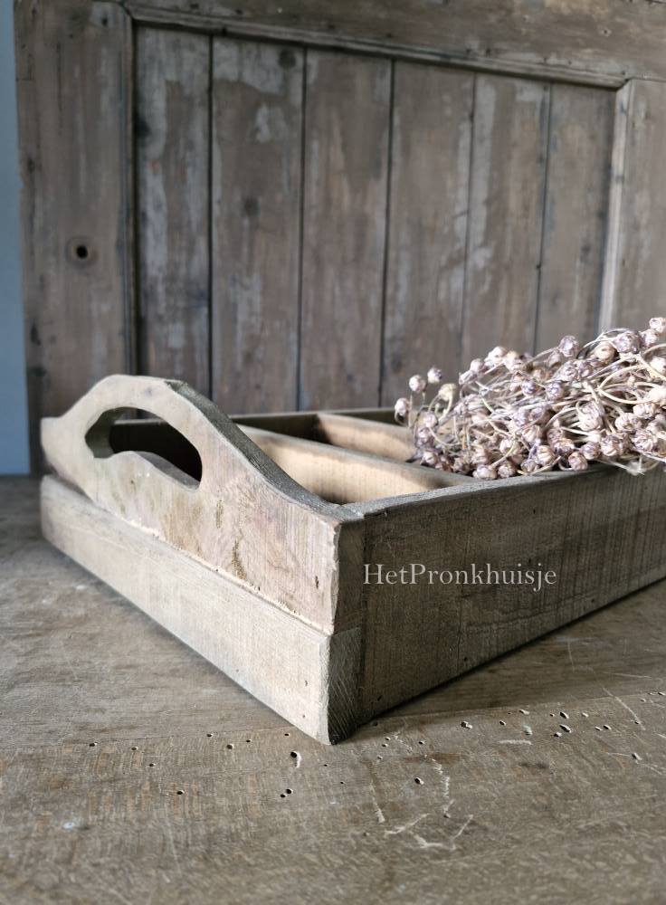 Houten bak met greepjes