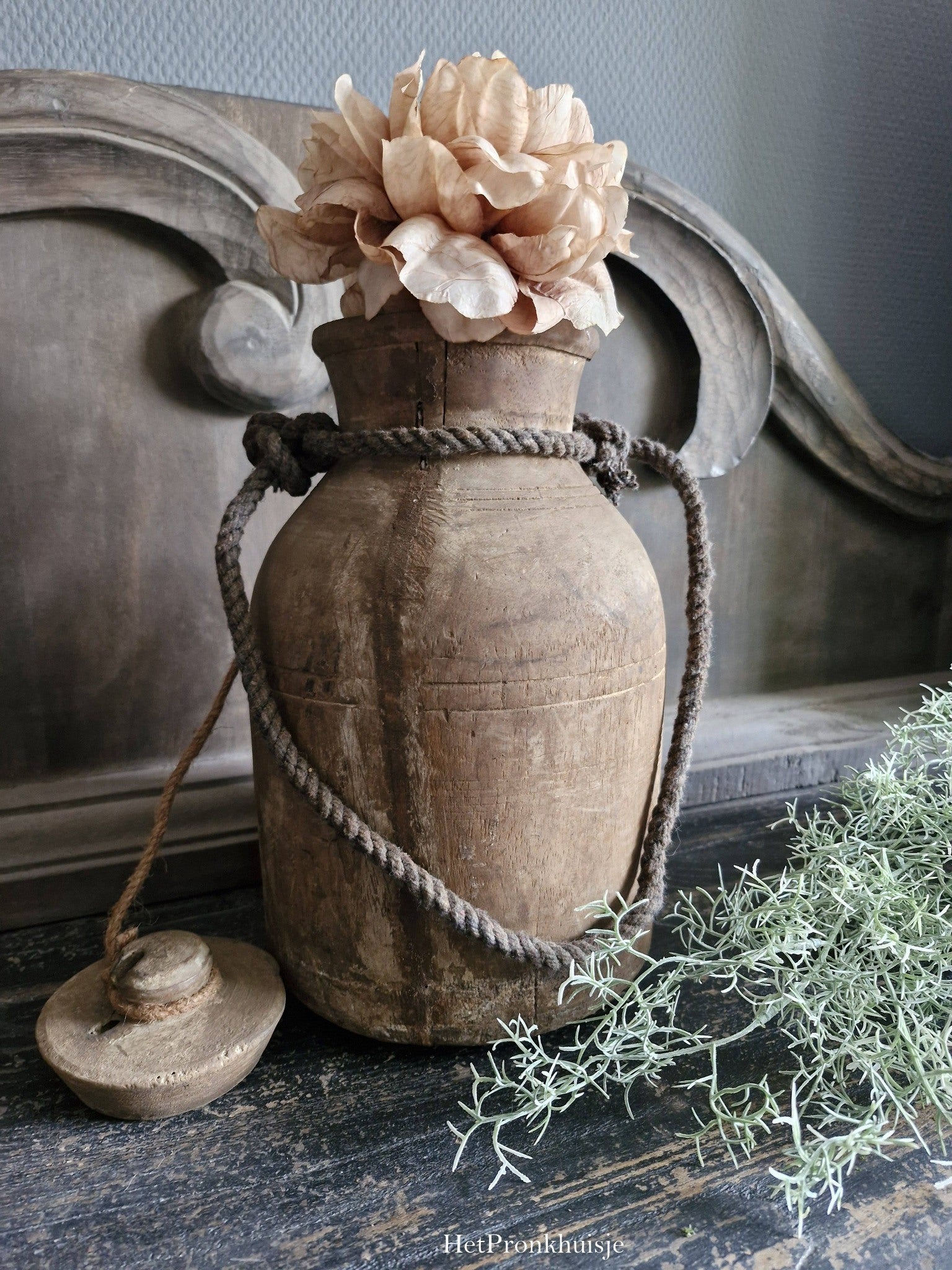 Houten pot met deksel. Gert