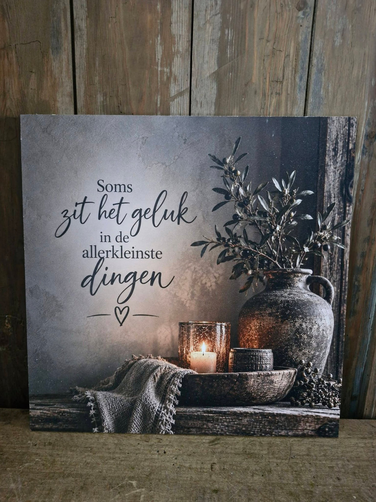 Houten bord. 30x30. Soms zit het geluk