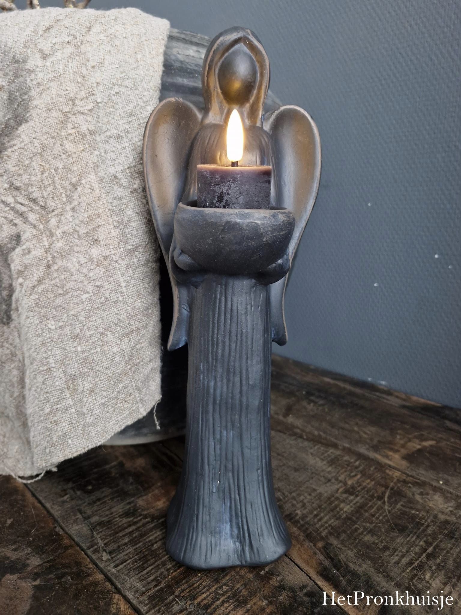 Kaarsenhouder engel. Antraciet. Groot