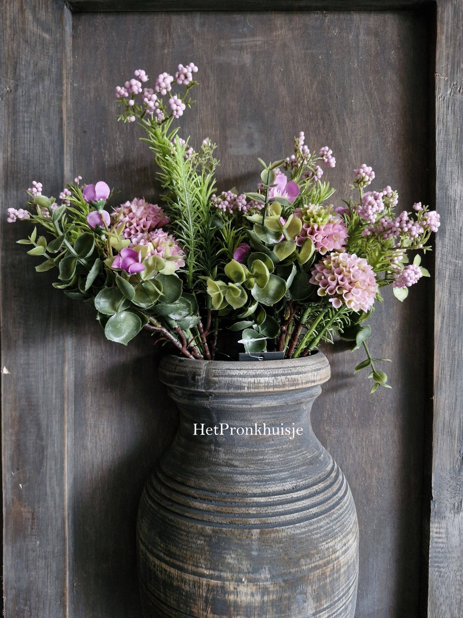 Kunst boeket. Dahlia licht paars