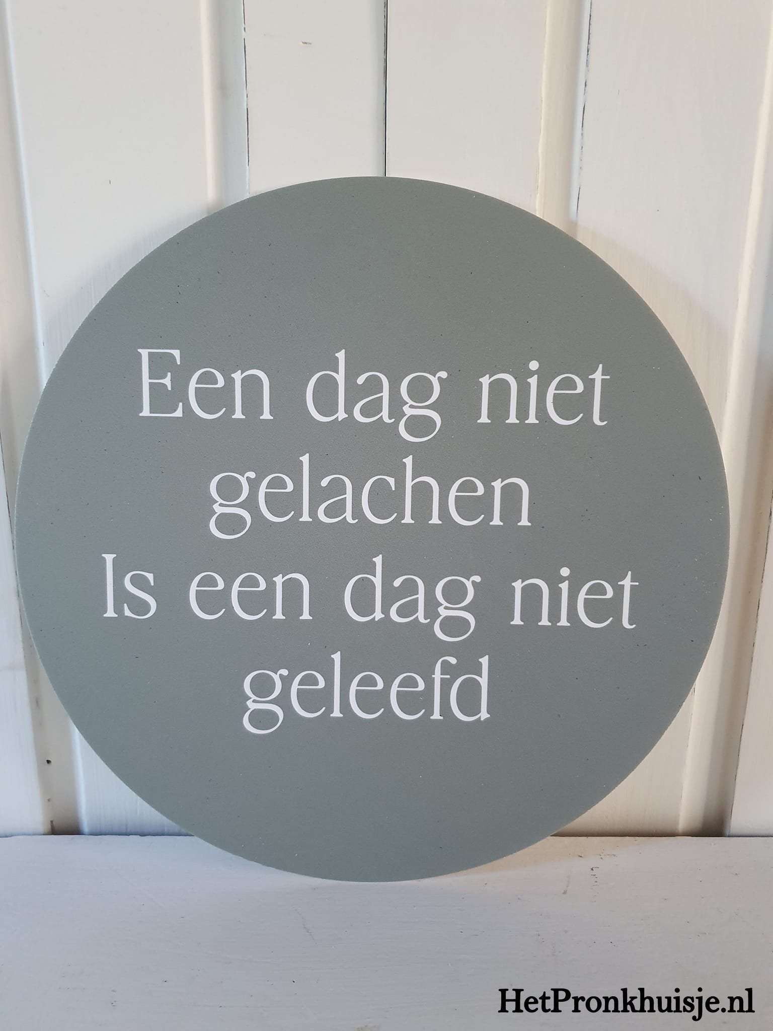 Muurcirkel. Een dag. Groen.