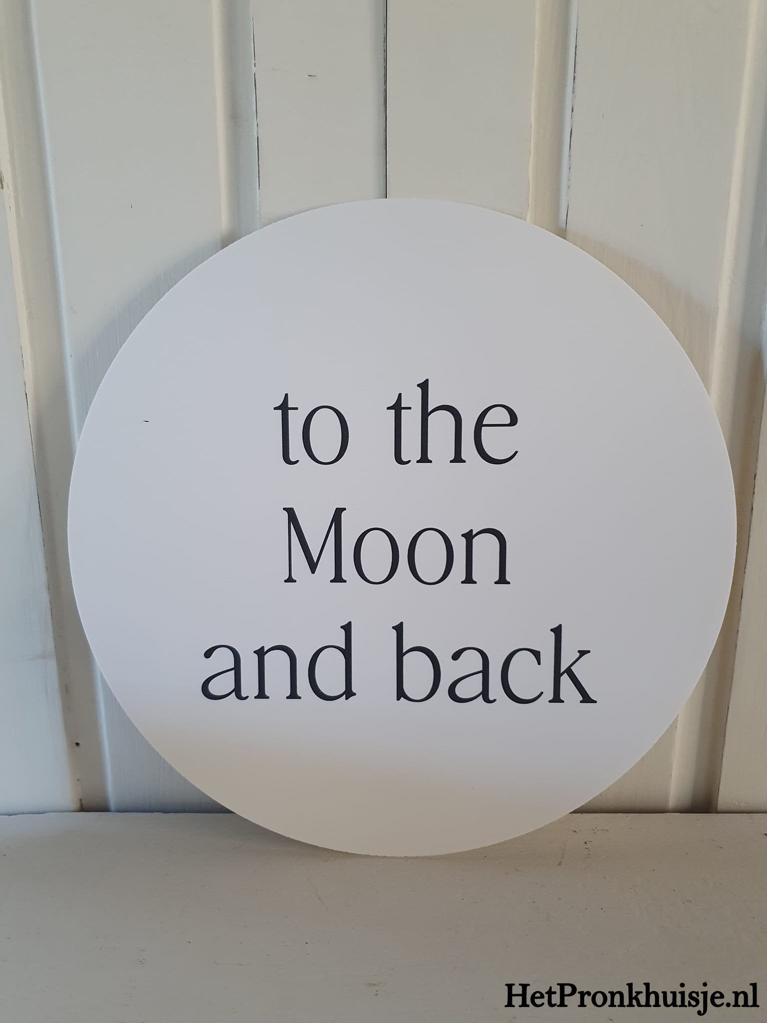 Muurcirkel. To the moon. Wit