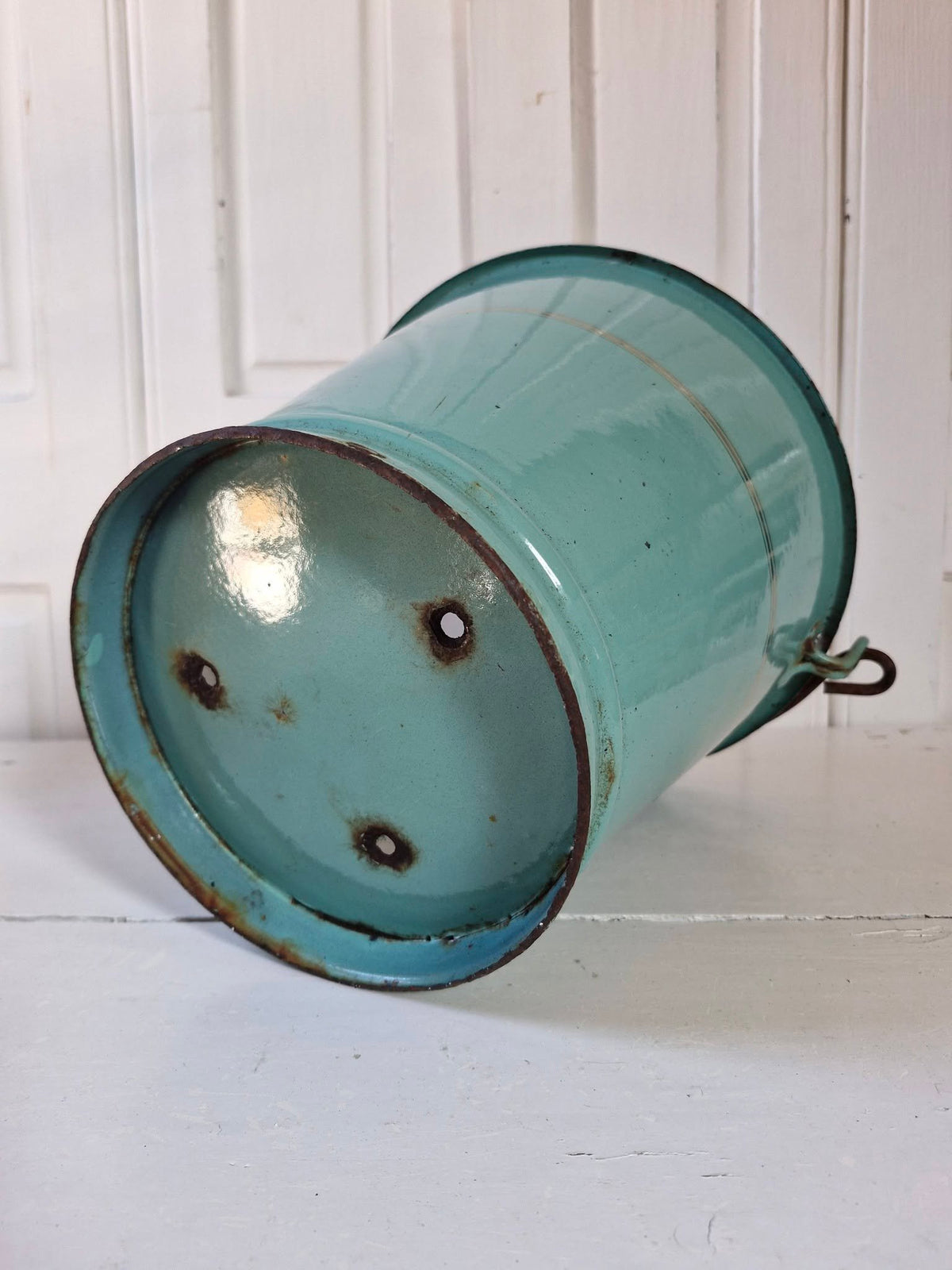Turquoise emaille groenten emmer