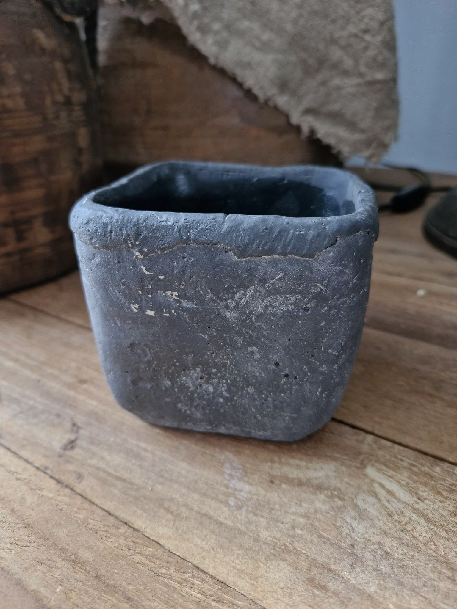 Vierkant aardewerk pot