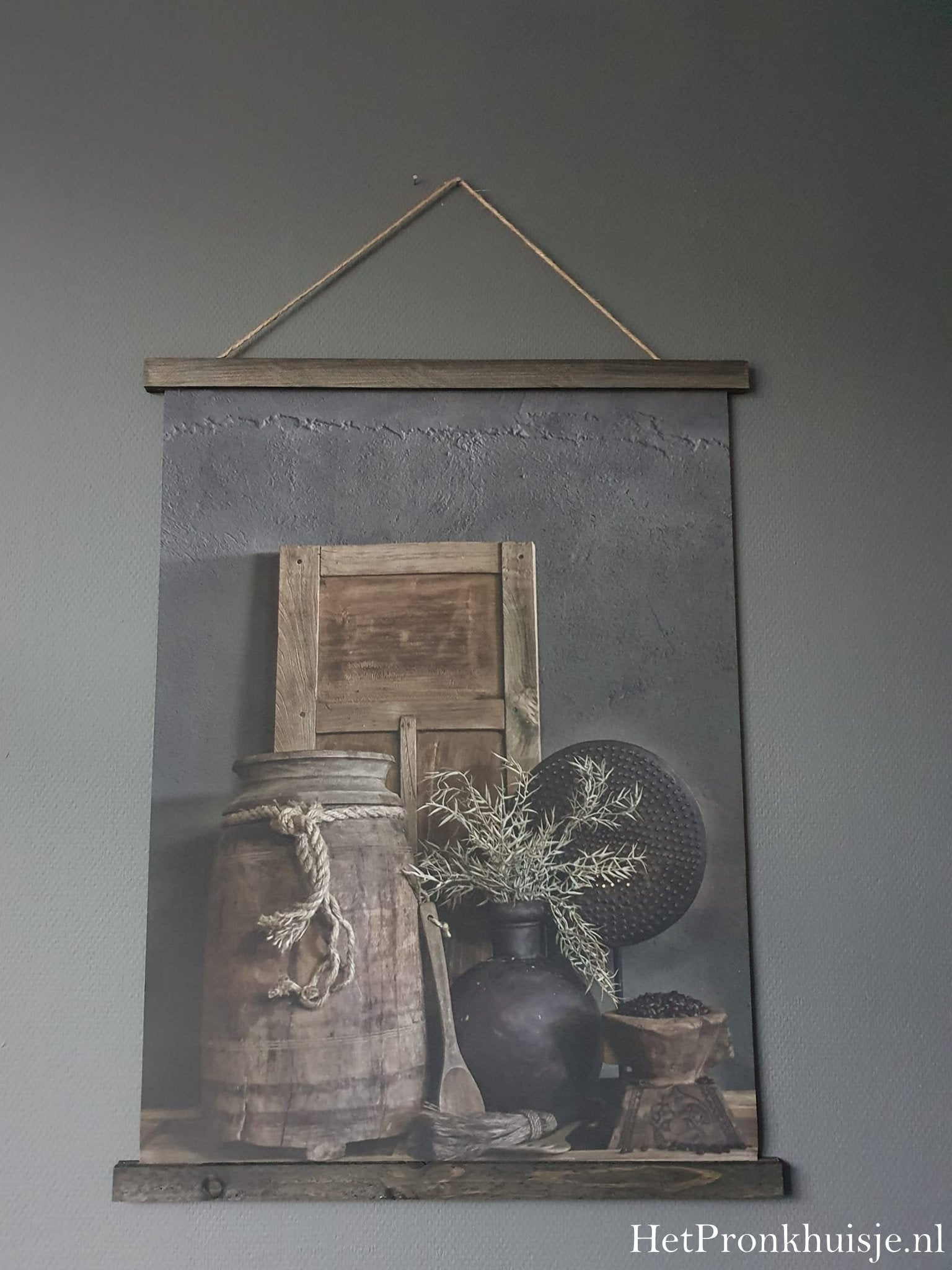 Wanddoek. Luik met decoratie.