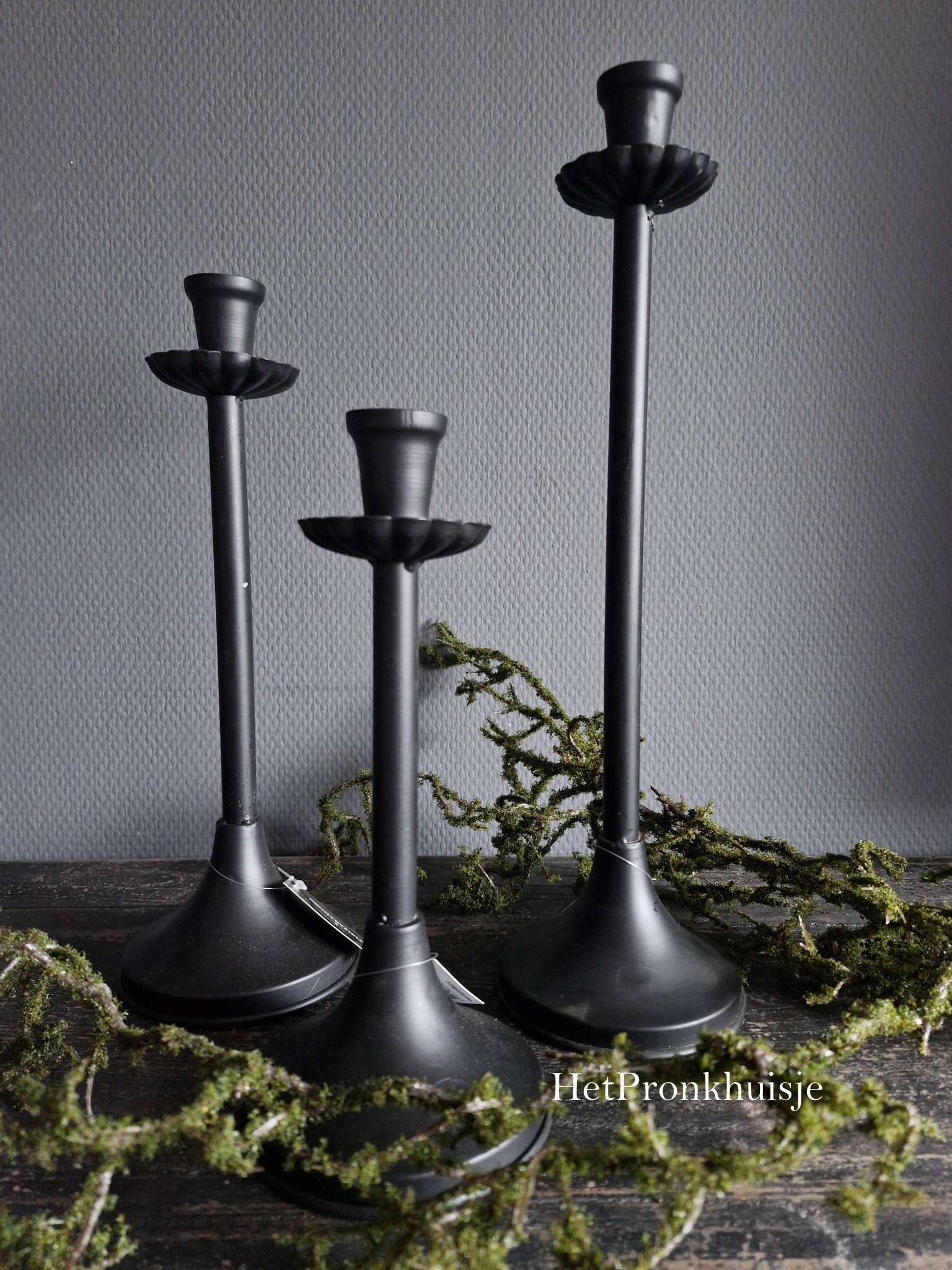 Zwart metalen kandelaar