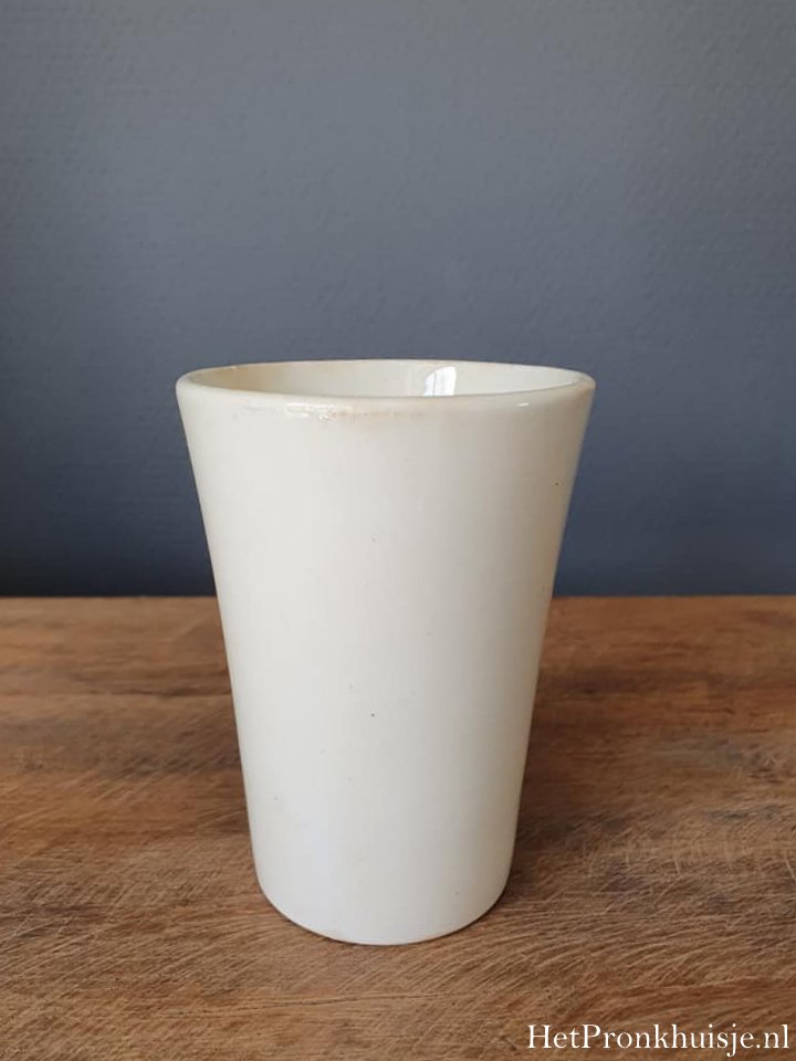 Beker van Societe Ceramique.