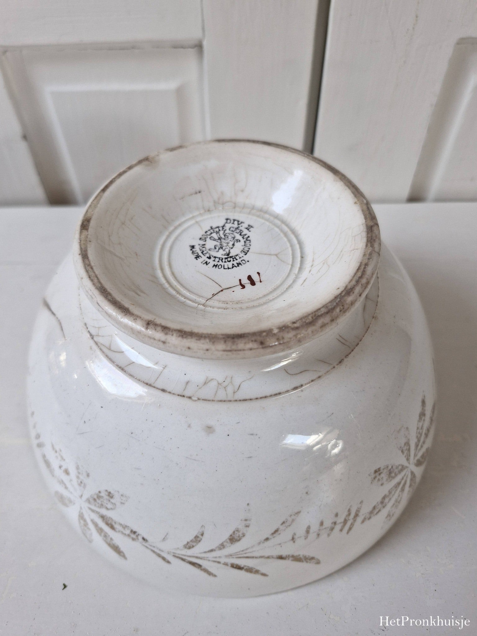 Brocante kom met gouden versiering