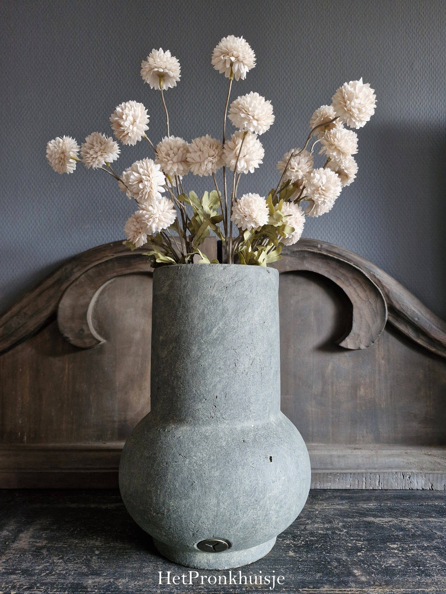 Brynxz vase. Majestic Vintage