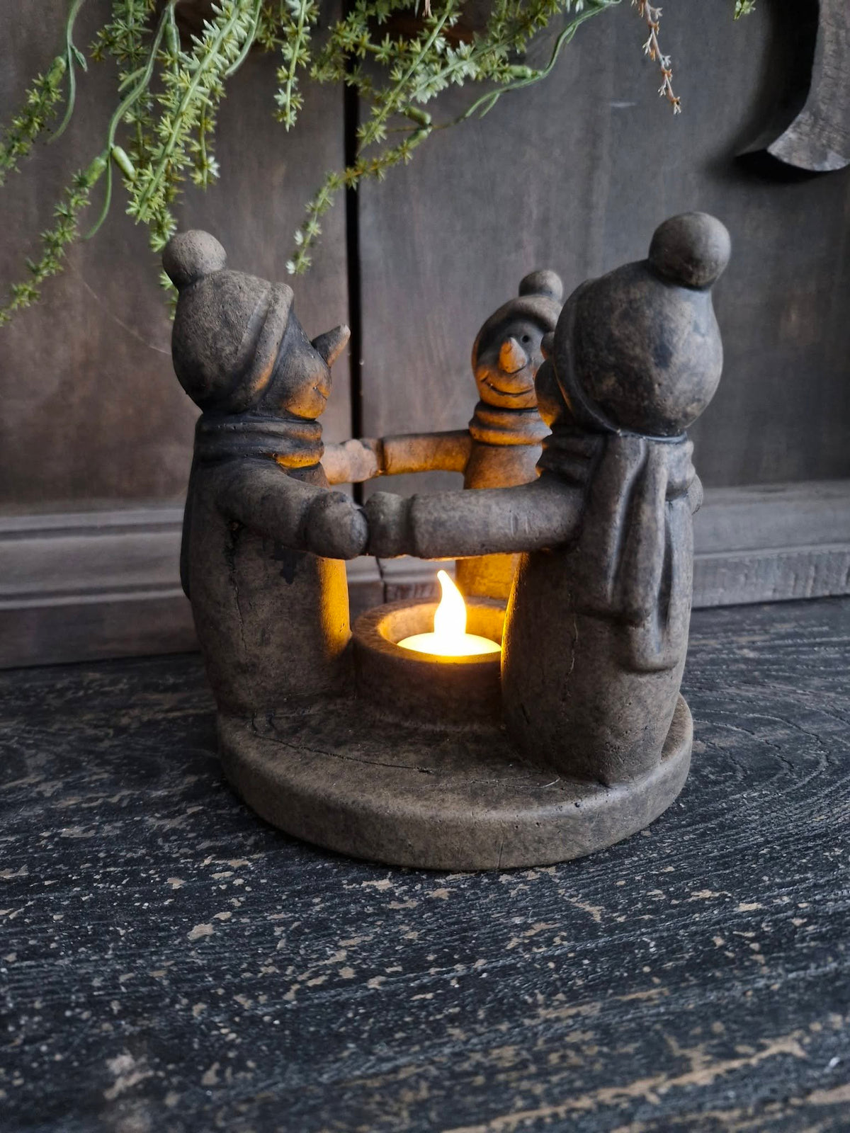 Brynxz. Circle of snowmen. Tealight. Majestic Brown