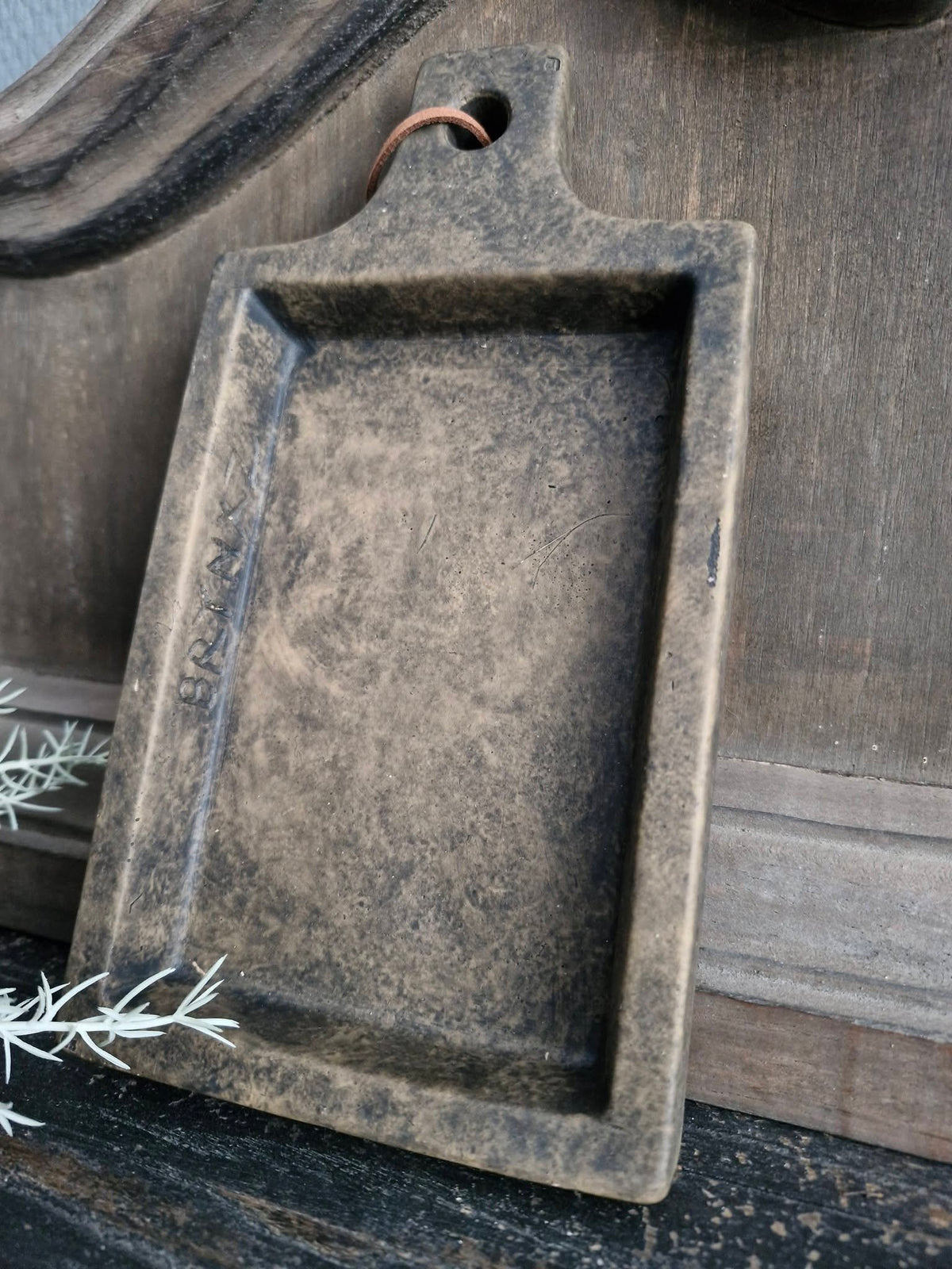 Brynxz. Plate Rectangular with Rope