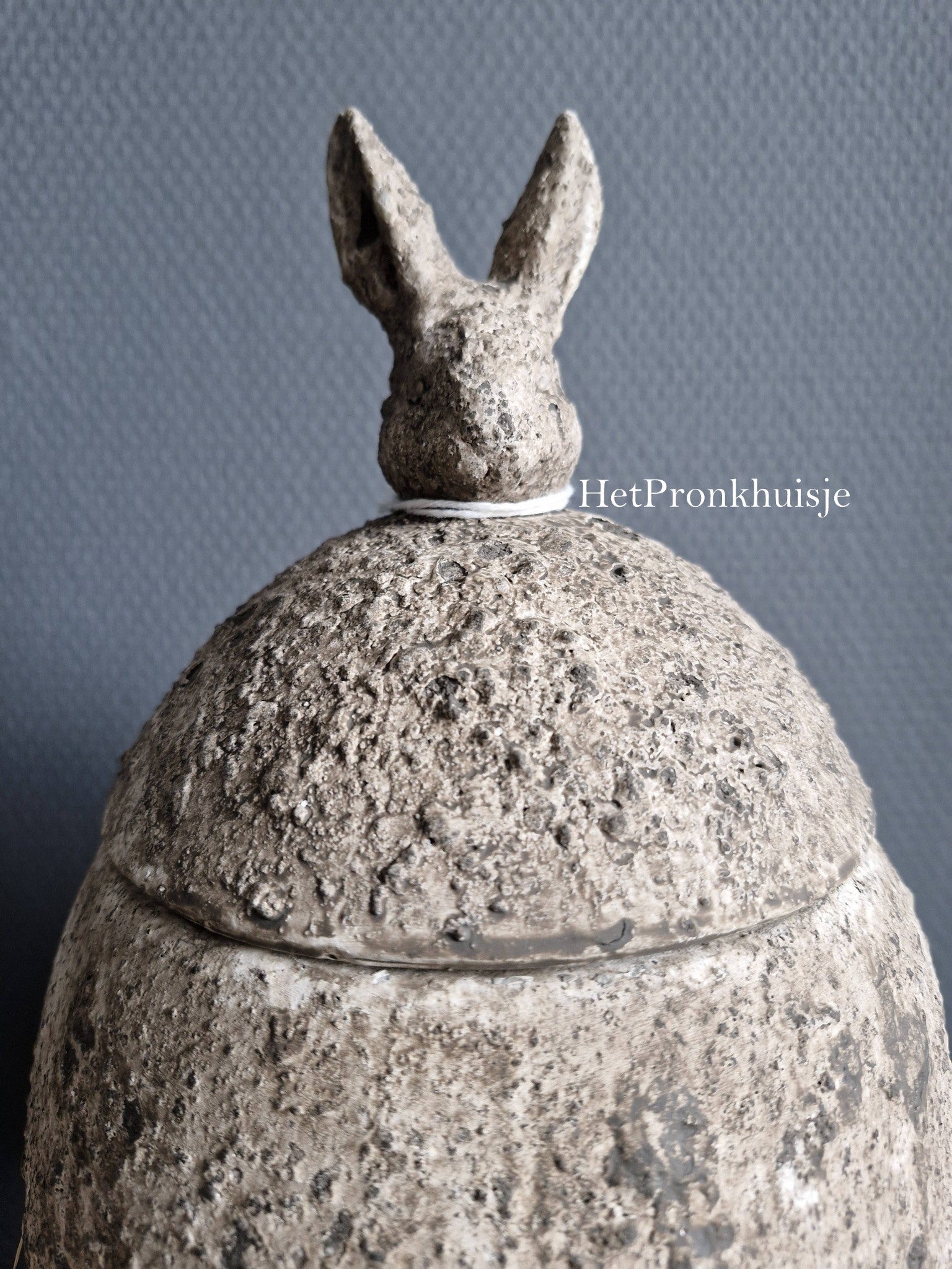 Decoratieve pot met haas