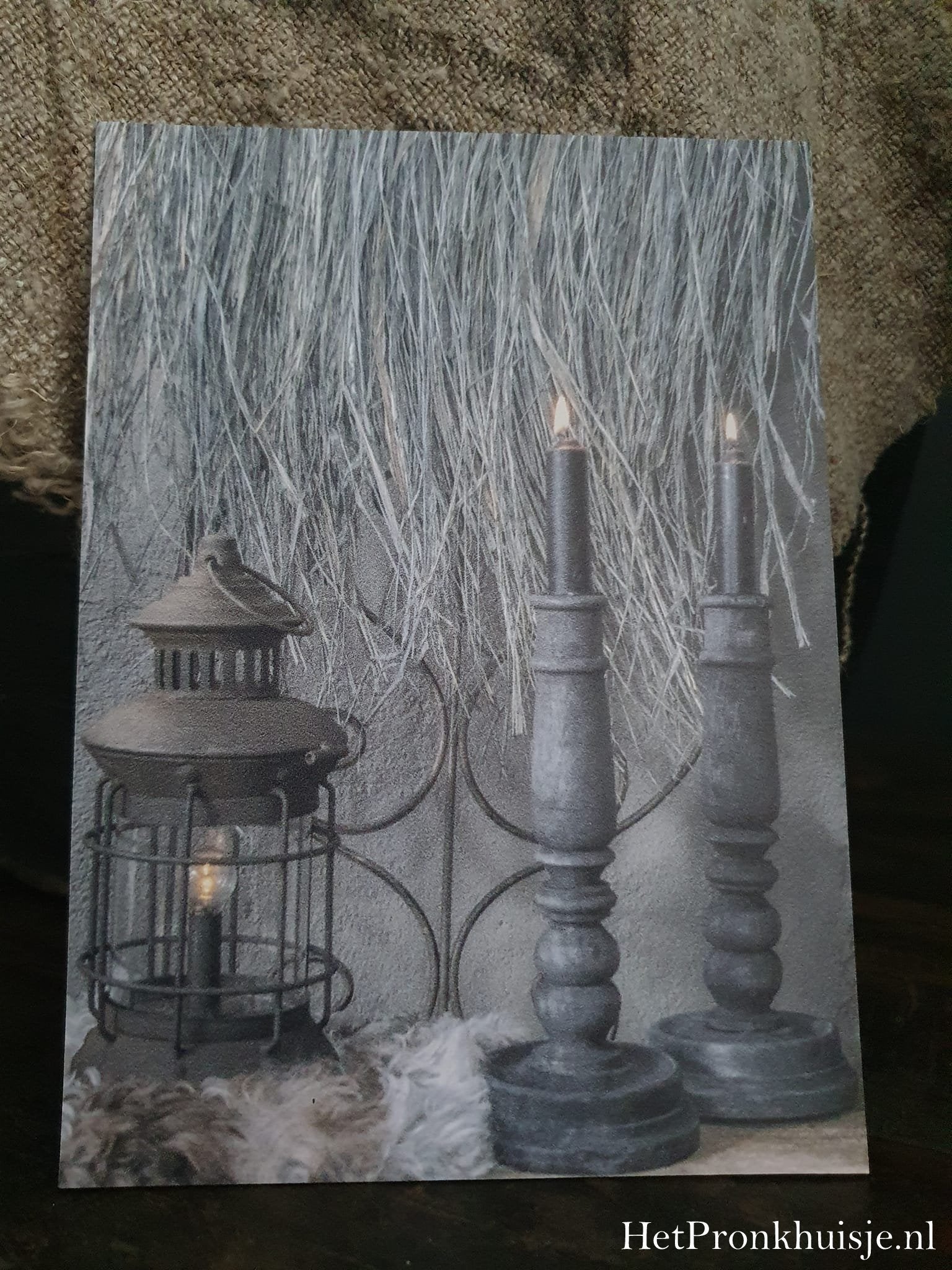Fotokaart. Houten kandelaren