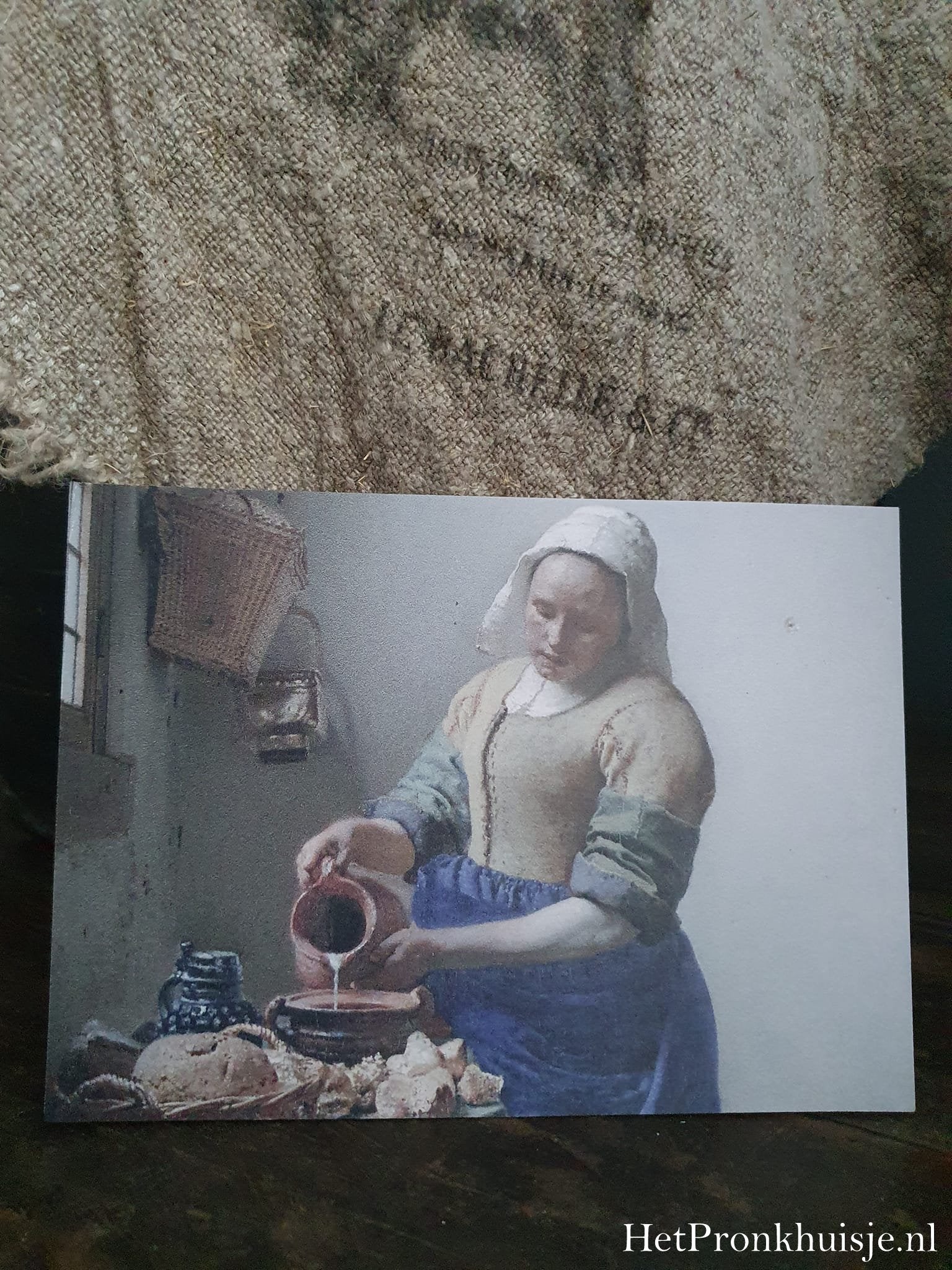 Fotokaart. Melkmeisje