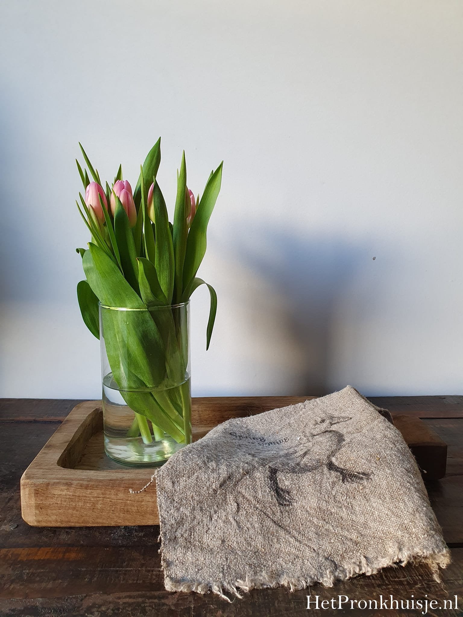 Houten dienblad met greep.
