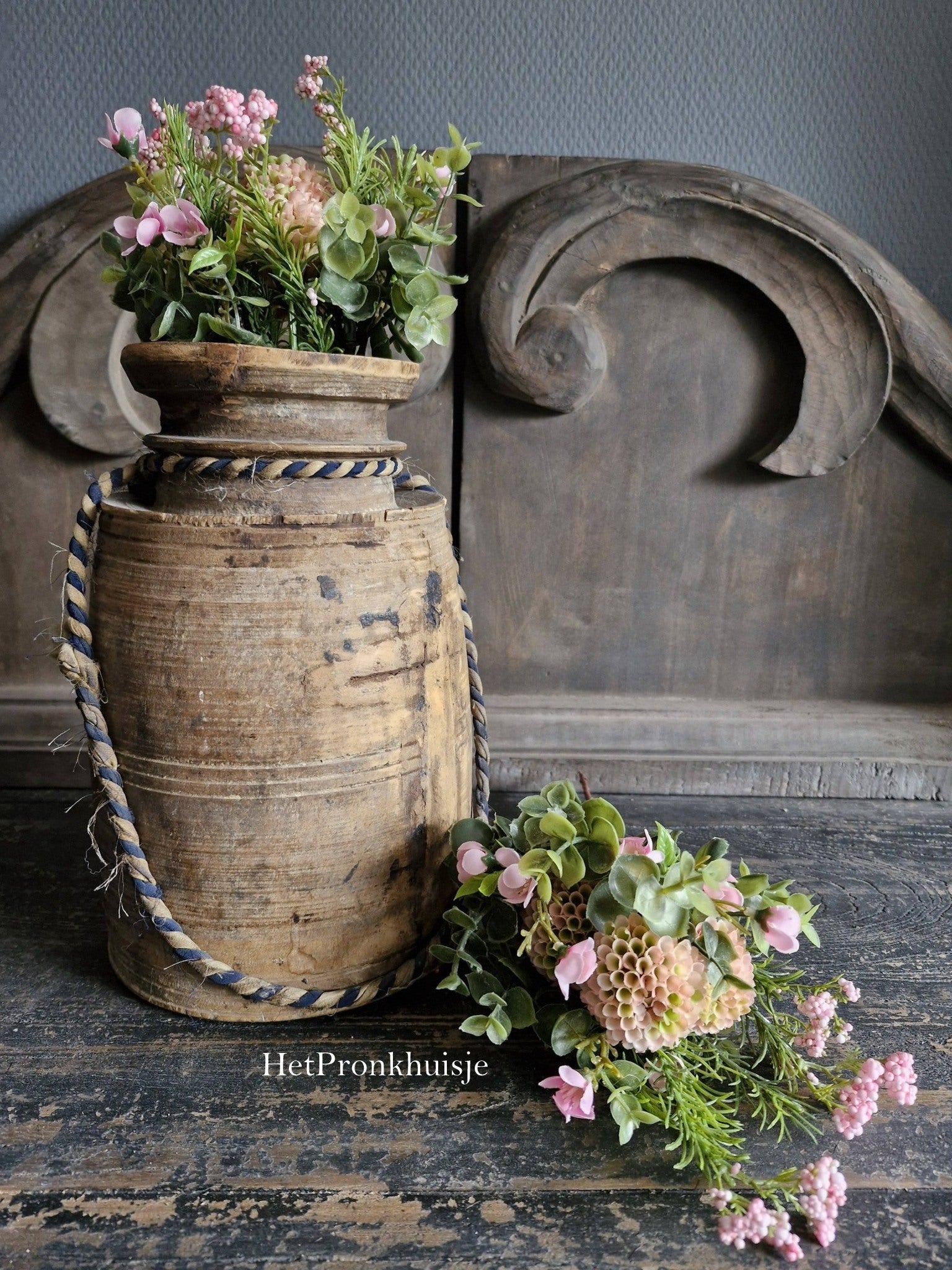 Kunst boeket. Dahlia zacht roze
