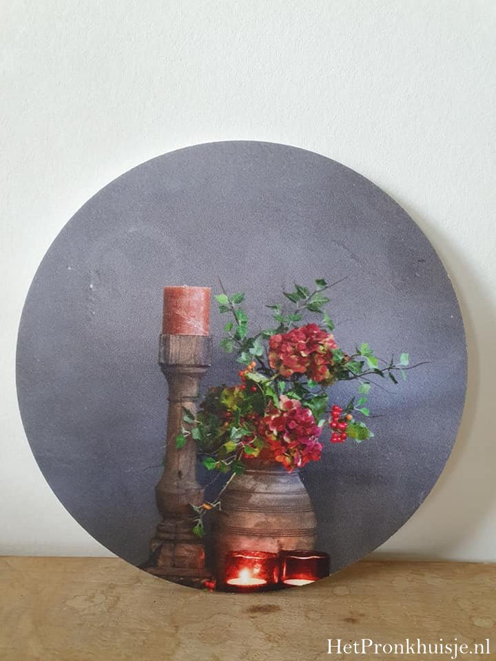 Muurcirkel. Nepalese vaas met hortensia.