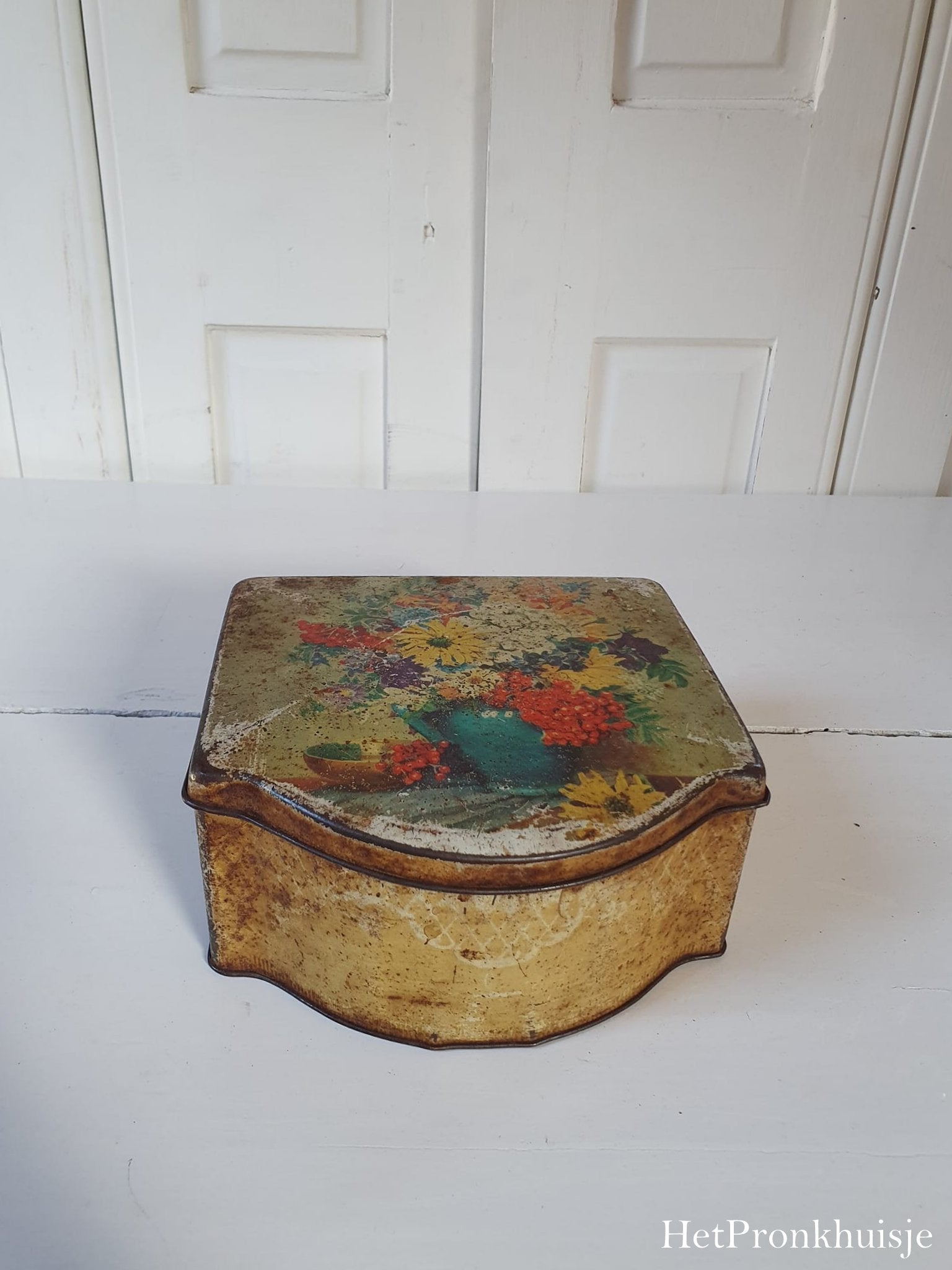 Oud blik met bloemen
