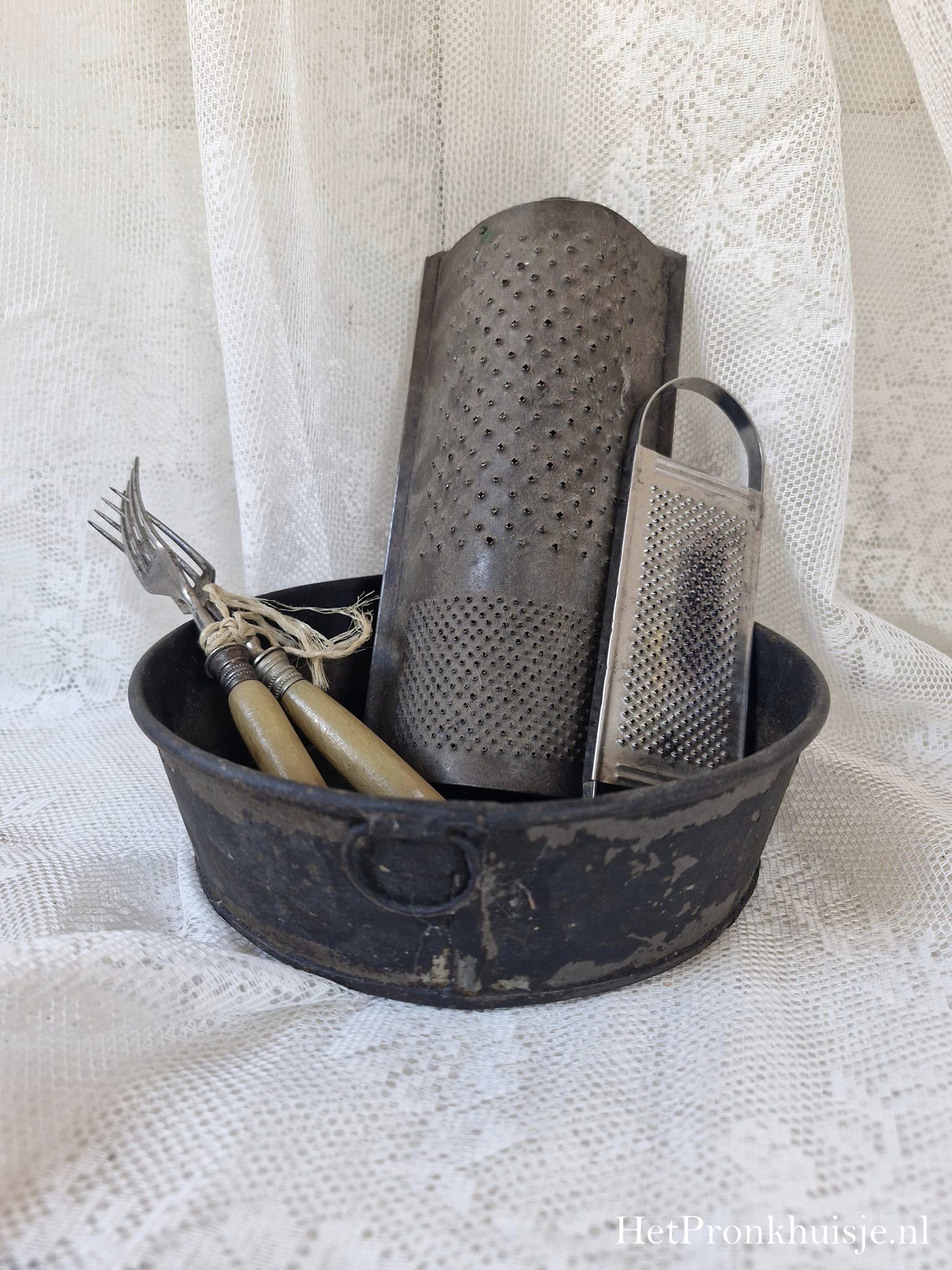 Oud rond bakblik