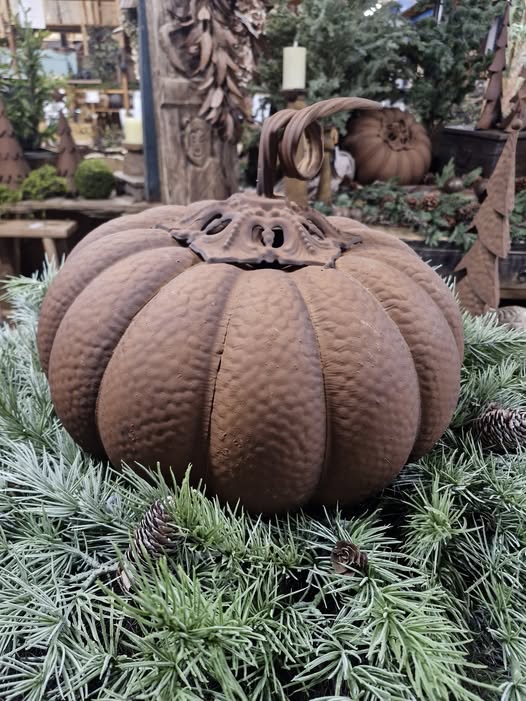 Roest metalen pompoen