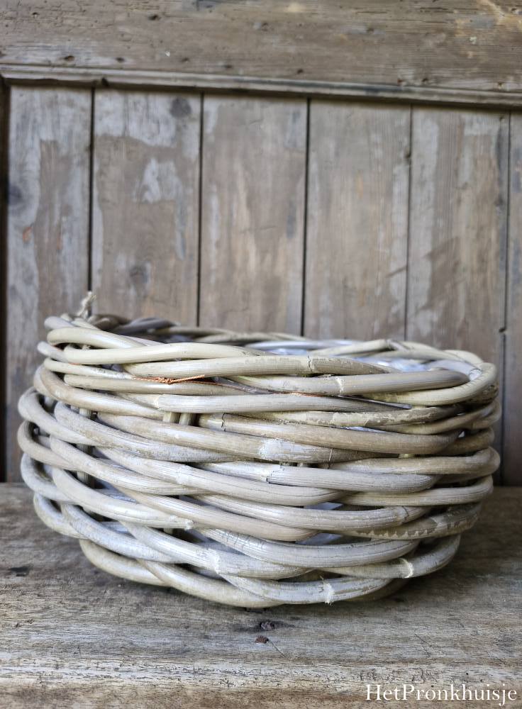 Rotan mand rond. Middel