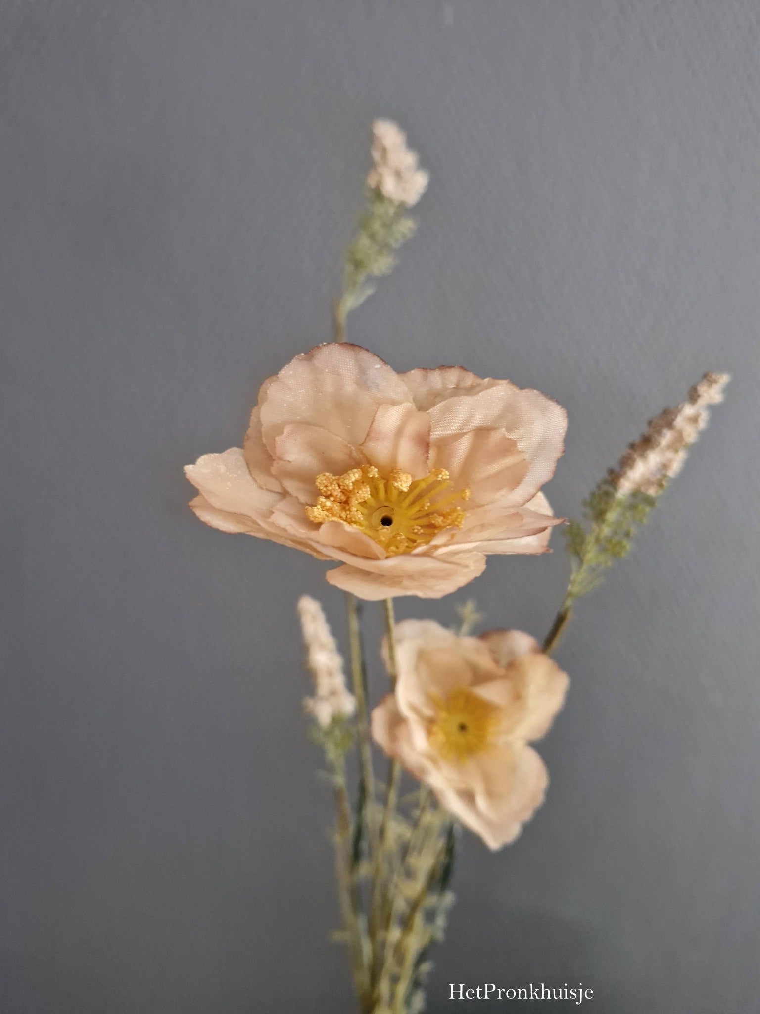 Tak wilde bloemen. Zalm kleur