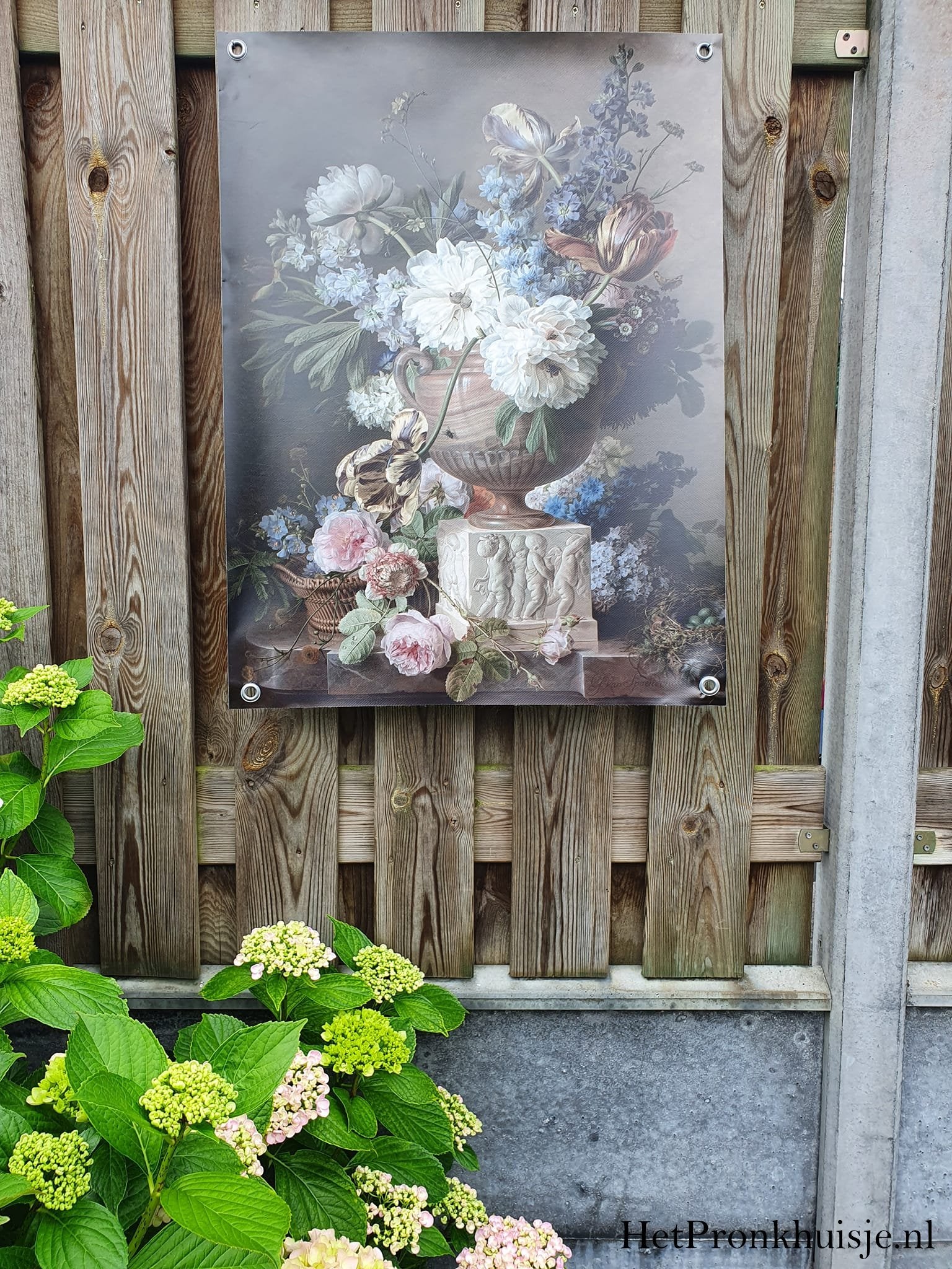 Tuinposter. Vaas op sokkel.
