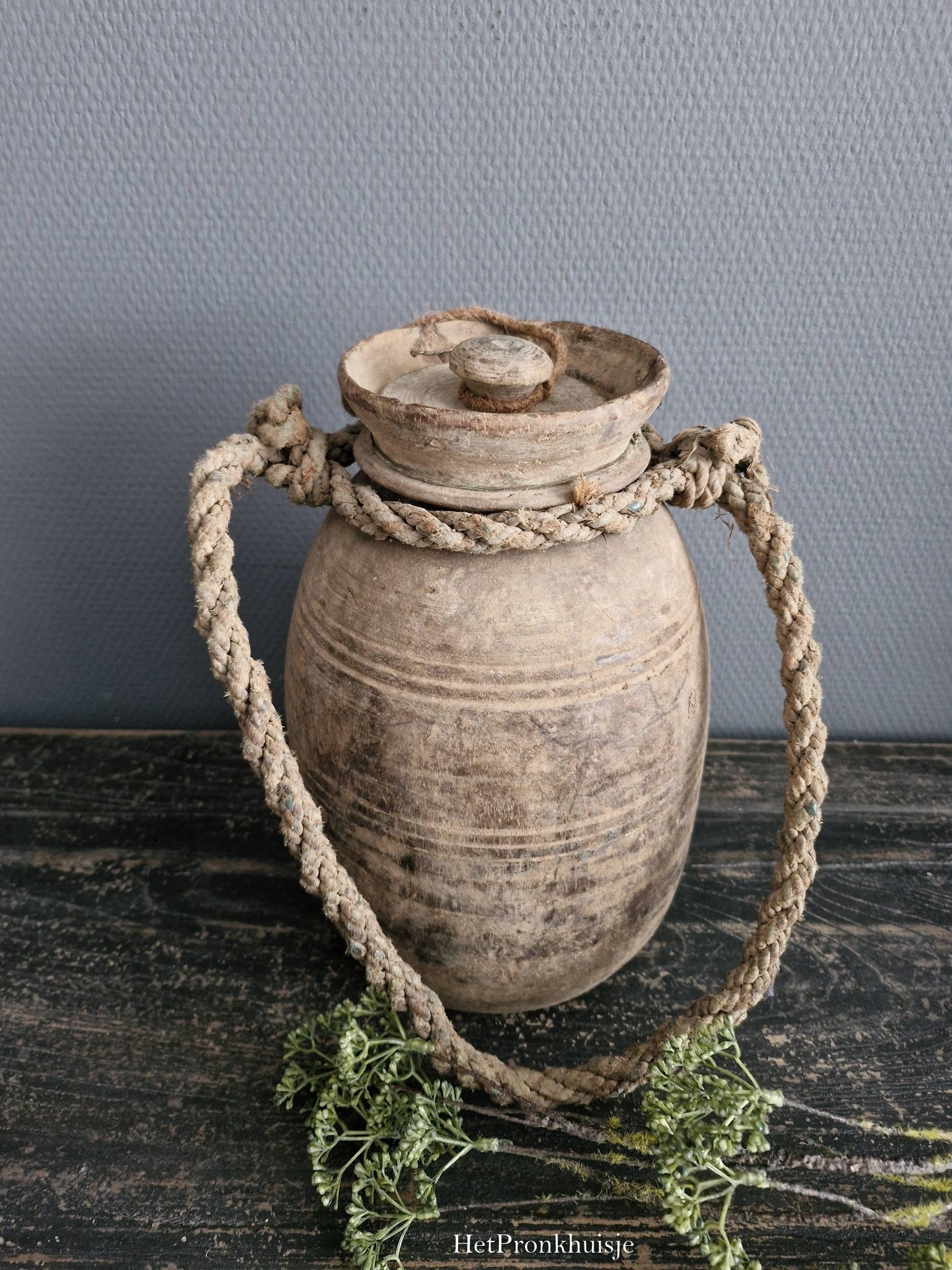 Unieke houten kruik met deksel