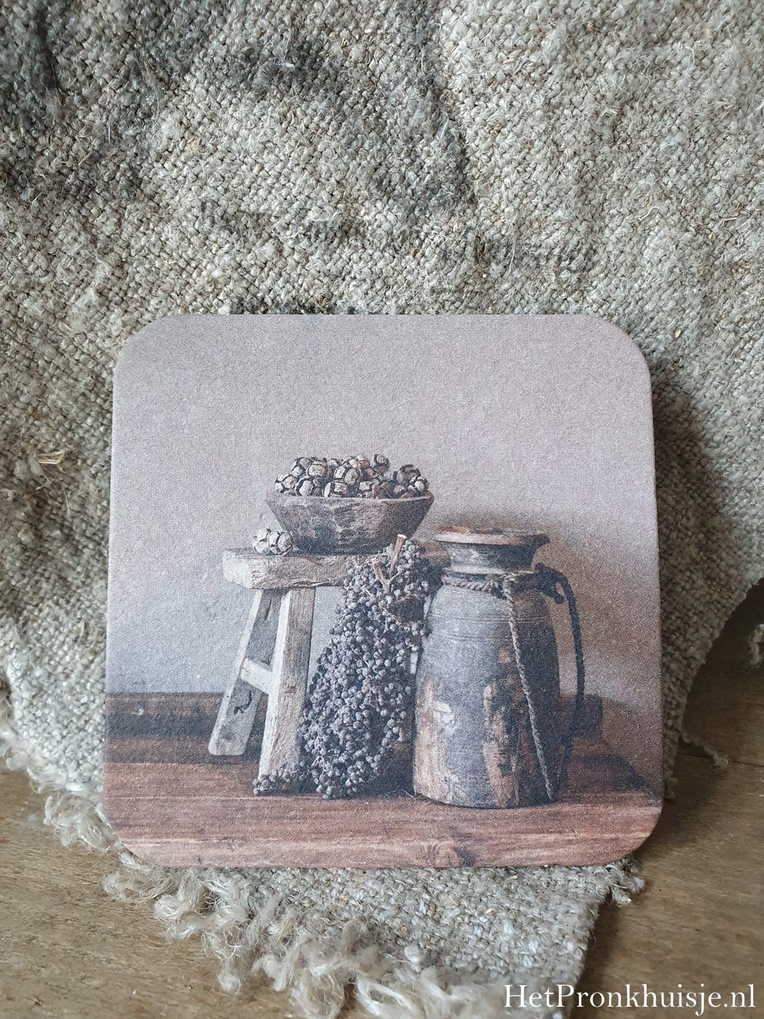 Viltje. Kruk met deco