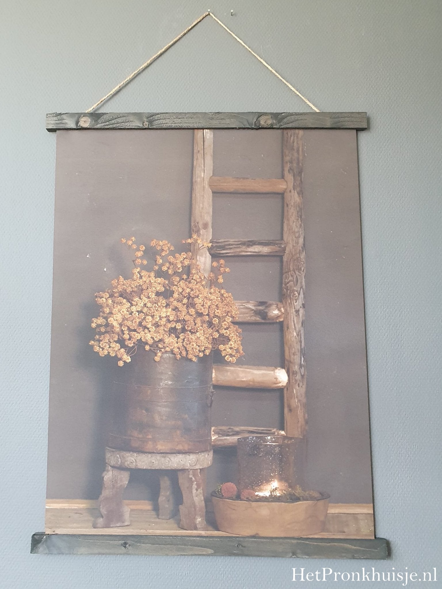 Wanddoek. Ladder met gipskruid.