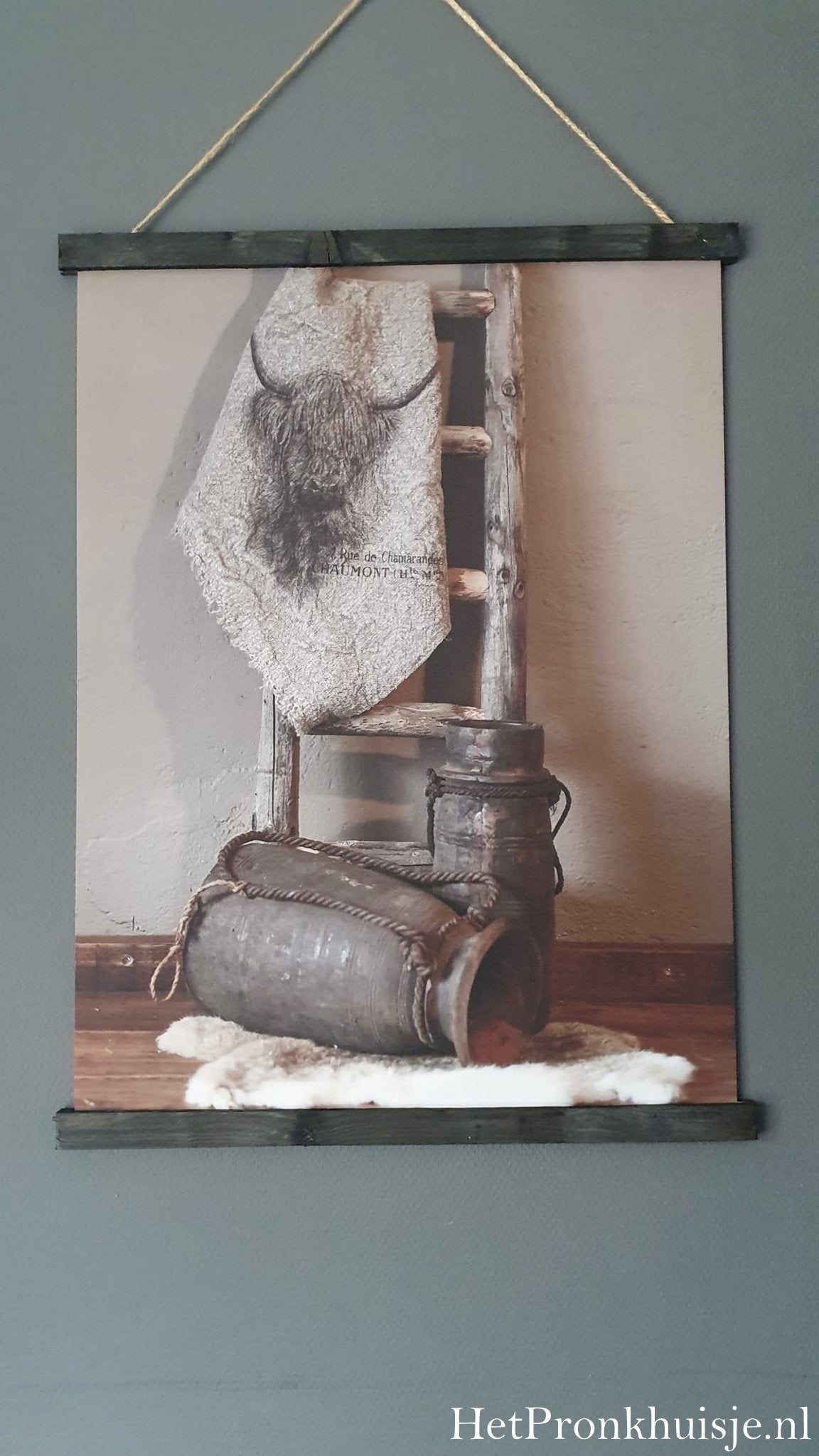 Wanddoek. Ladder met shabby doek.