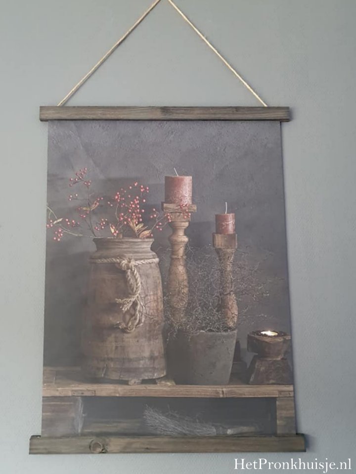 Wanddoek. Nepalese vaas met kandelaren