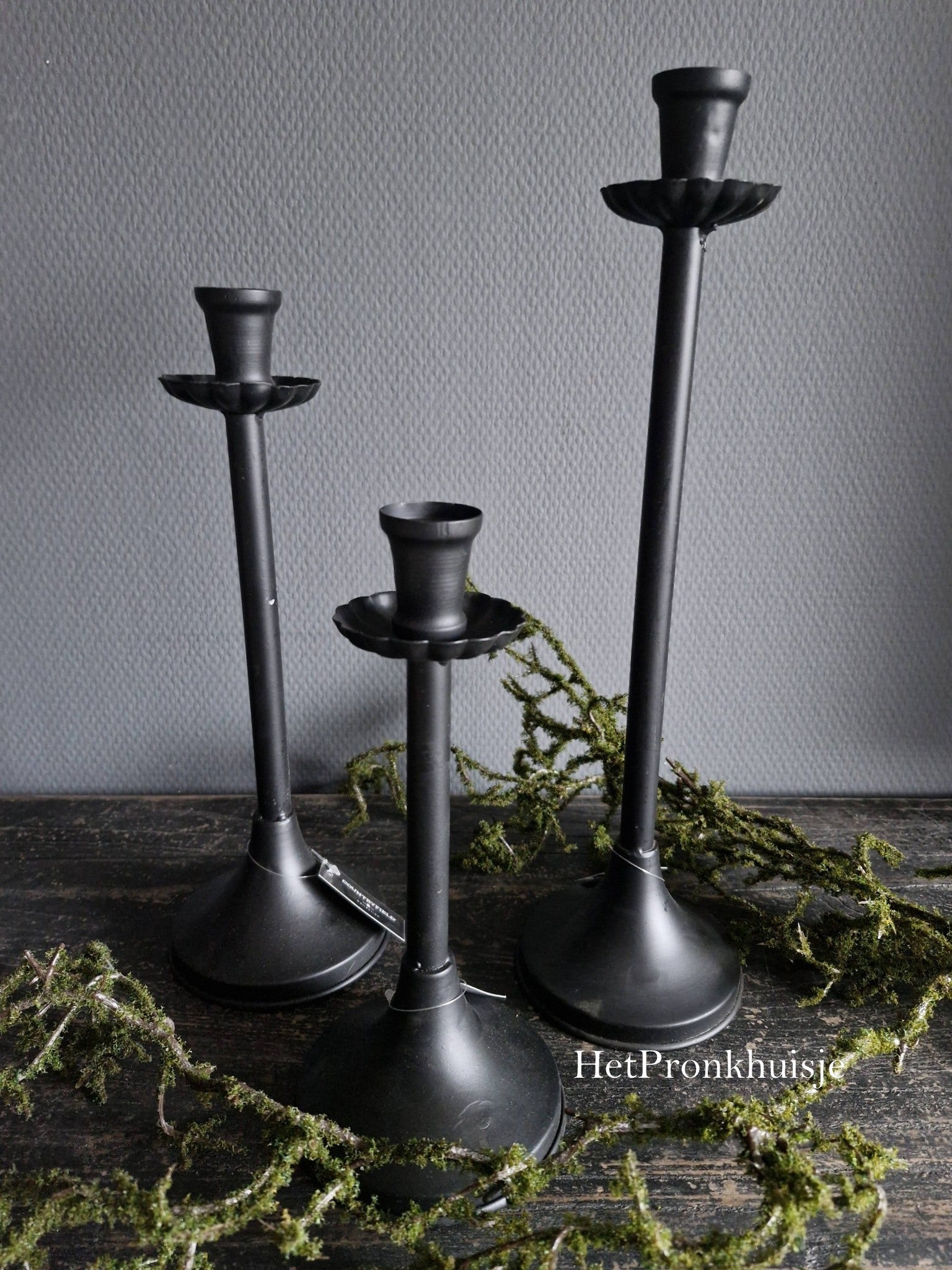 Zwart metalen kandelaar