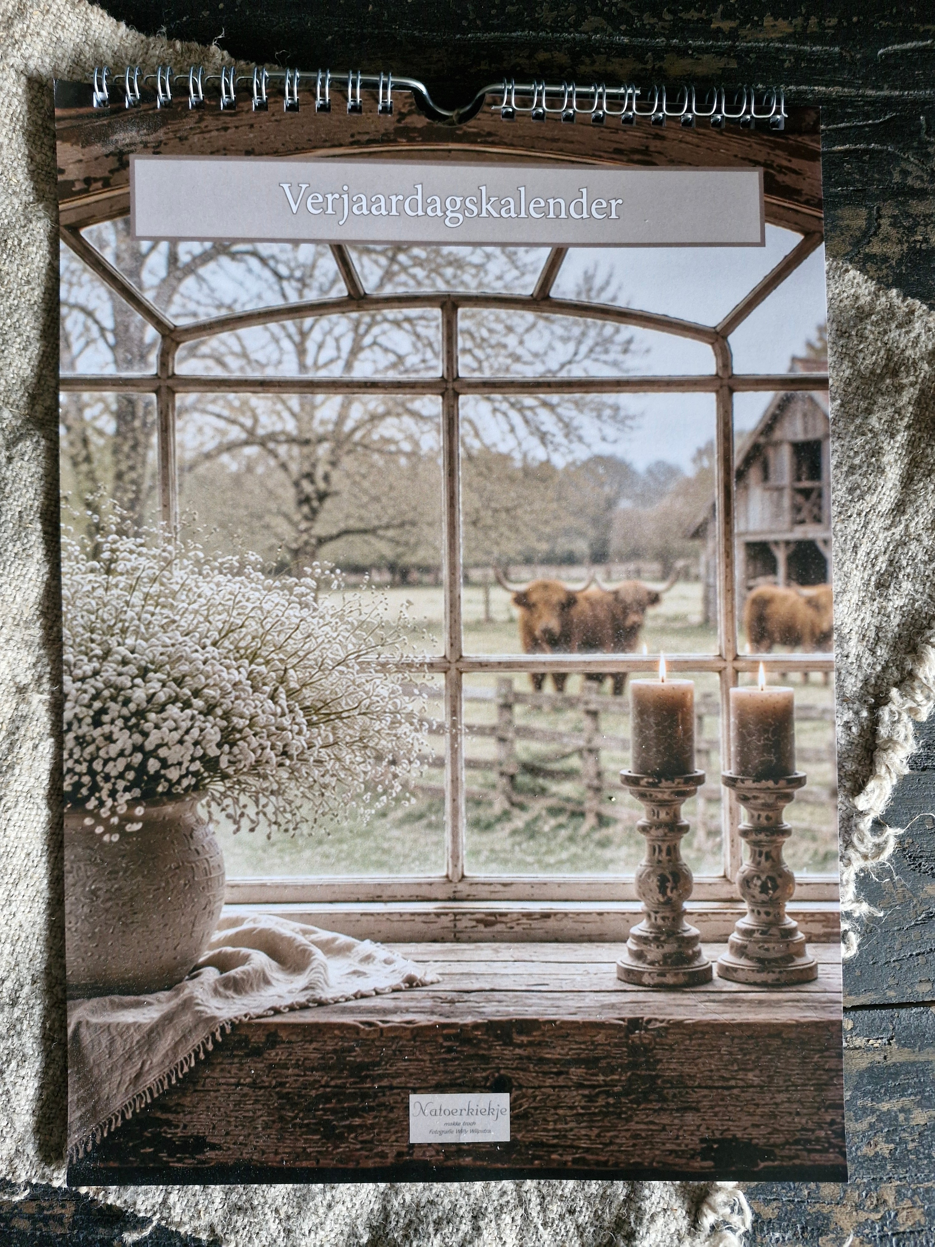Kalender. Doorkijk raam